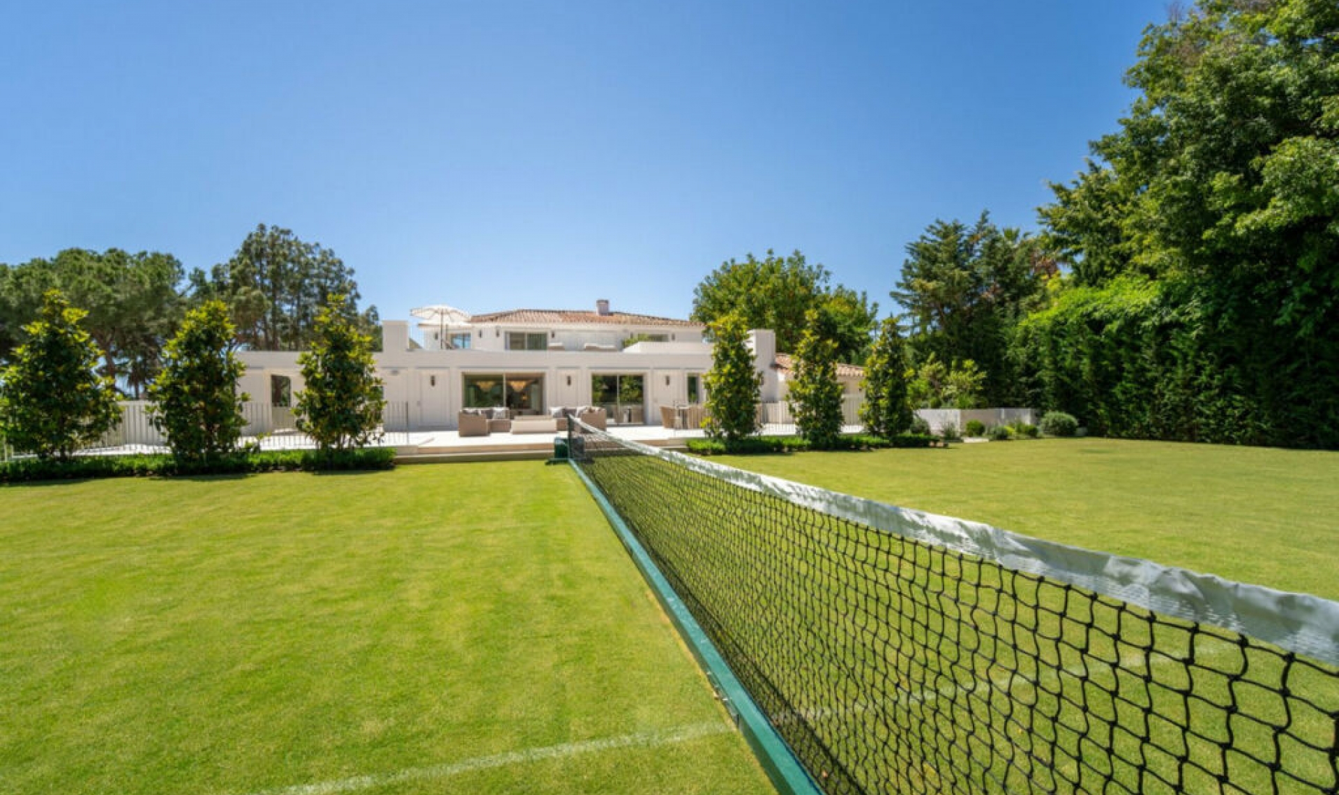 Resale - House -
Nagüeles