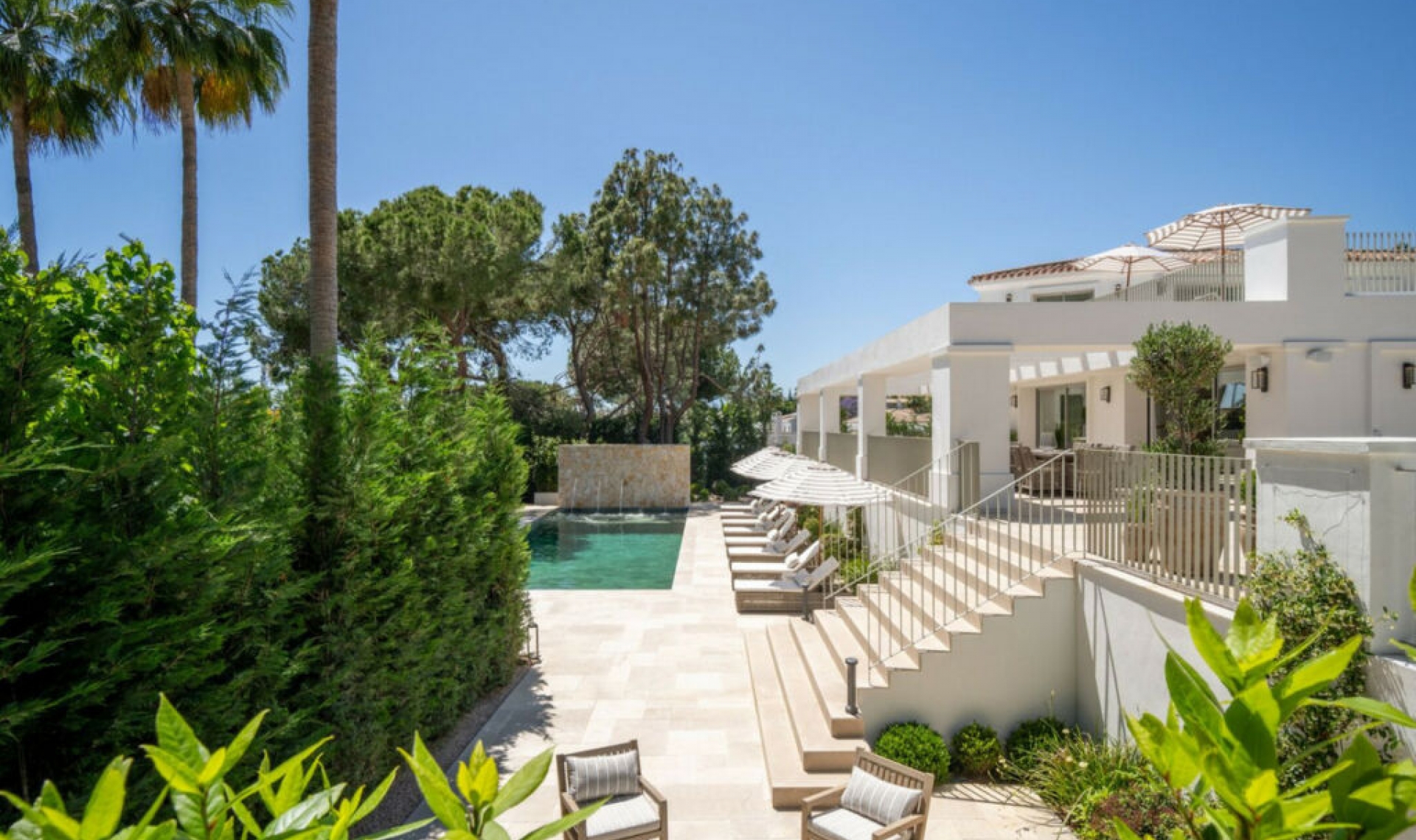 Resale - House -
Nagüeles