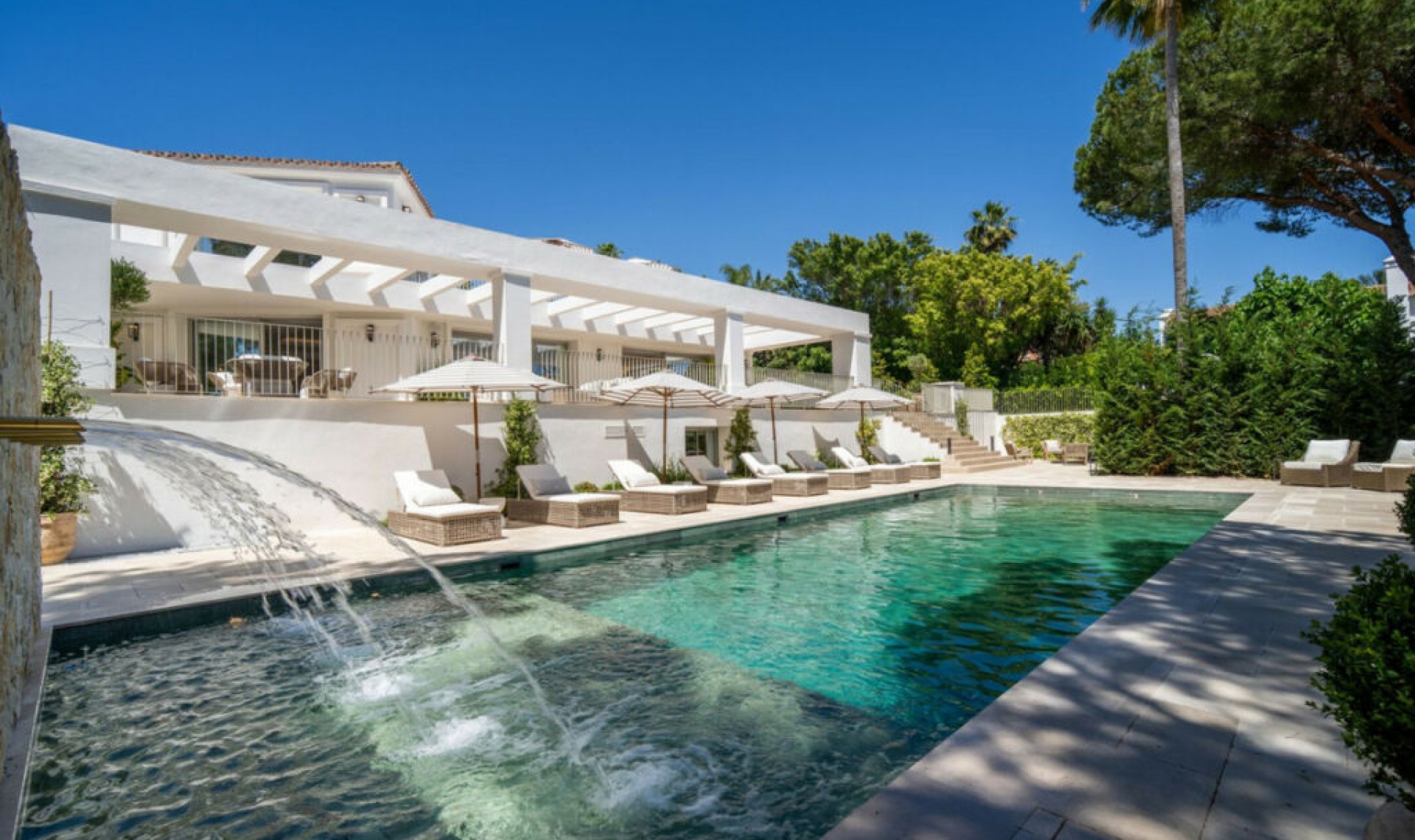 Resale - House -
Nagüeles