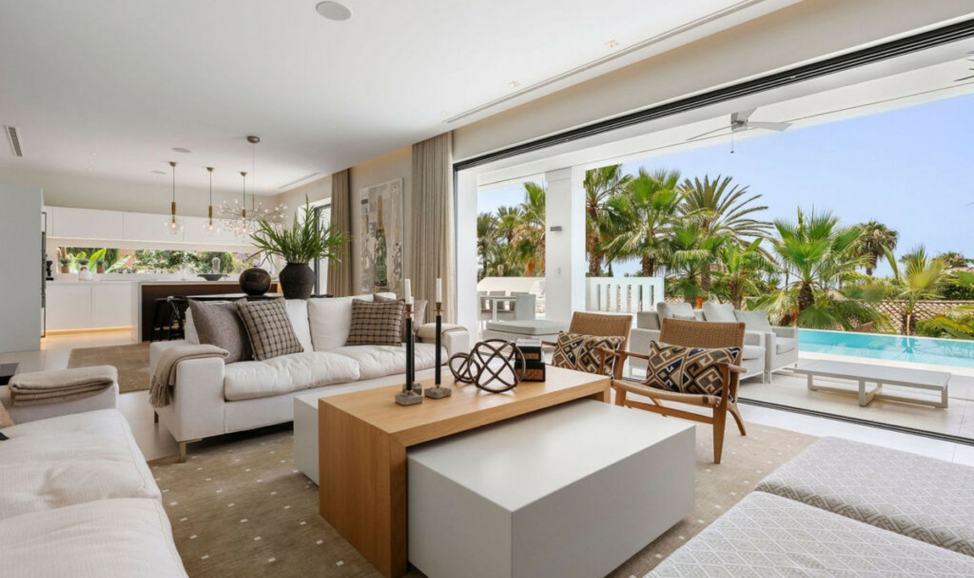 Resale - House -
Nagüeles