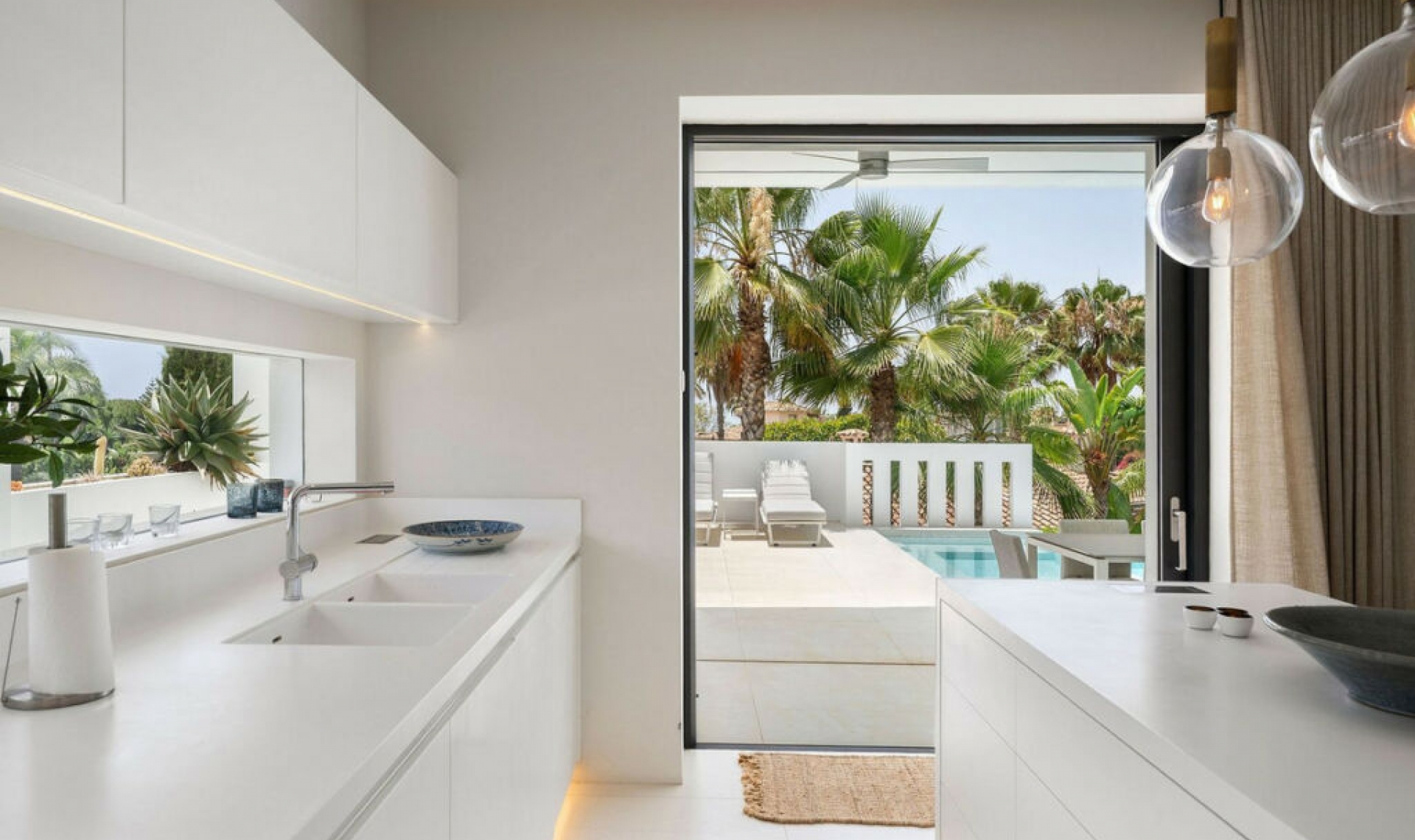 Resale - House -
Nagüeles