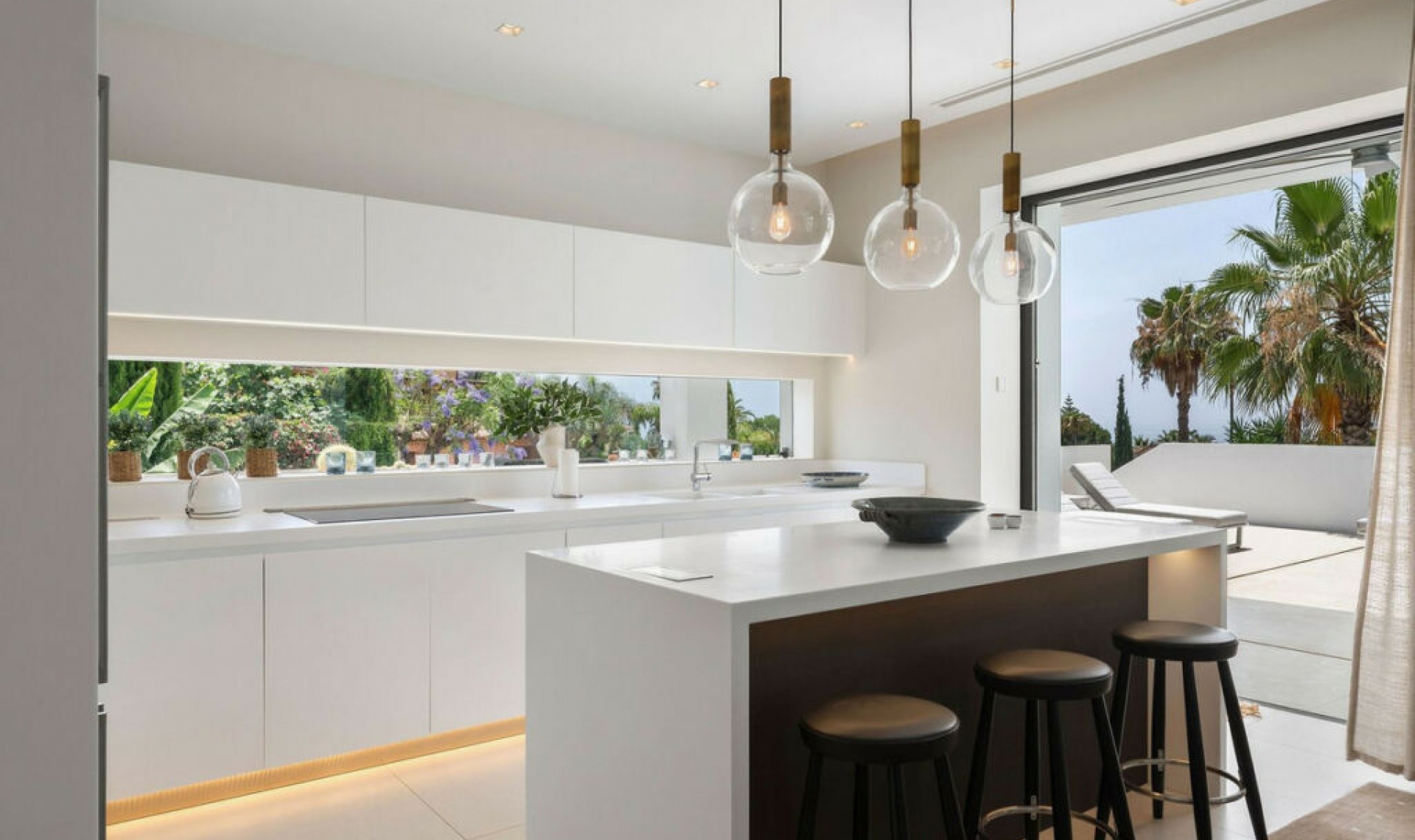 Resale - House -
Nagüeles