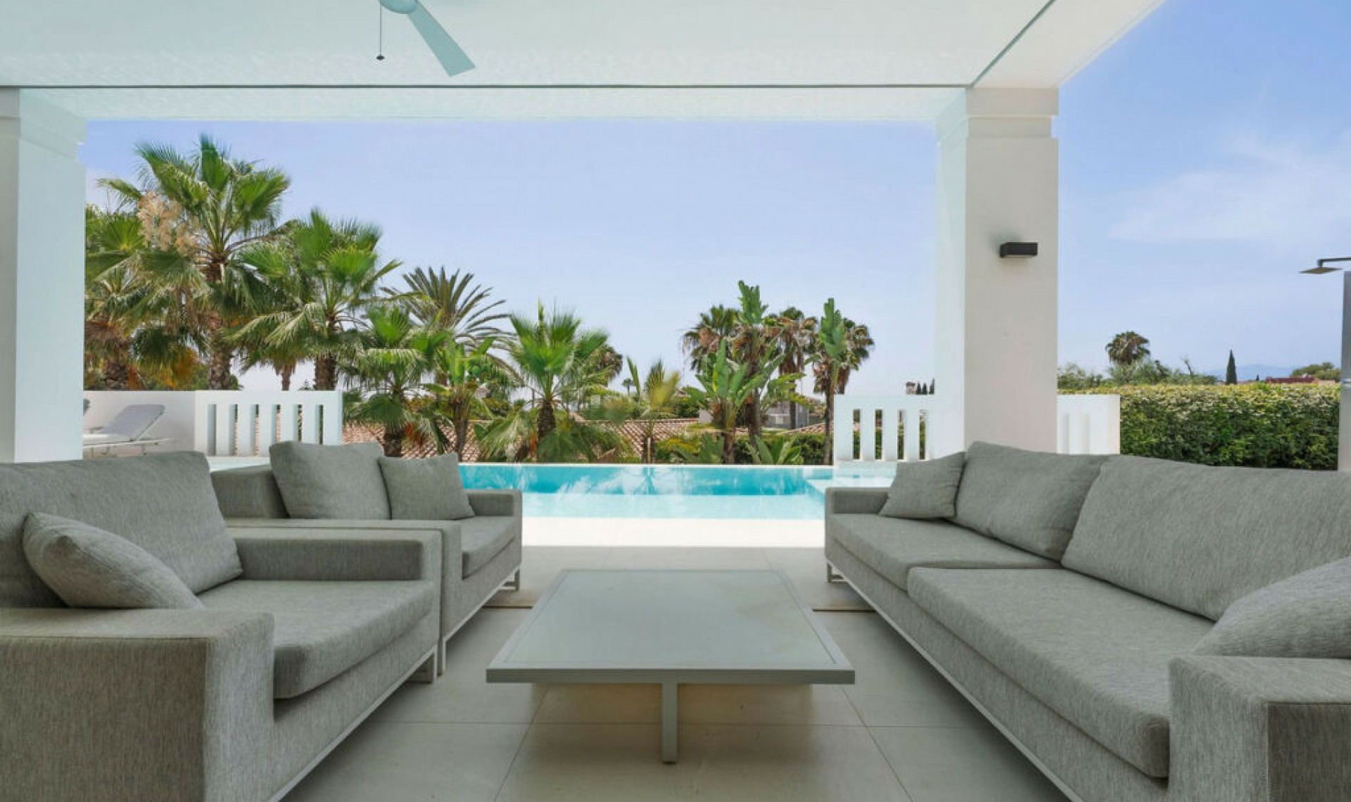 Resale - House -
Nagüeles