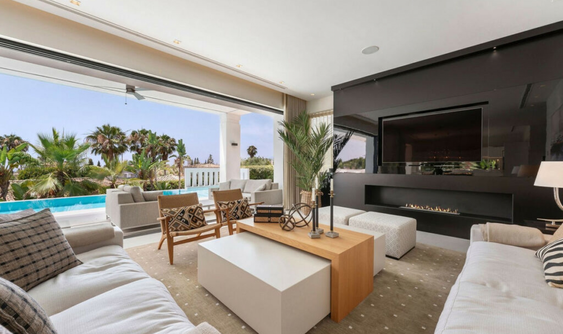 Resale - House -
Nagüeles