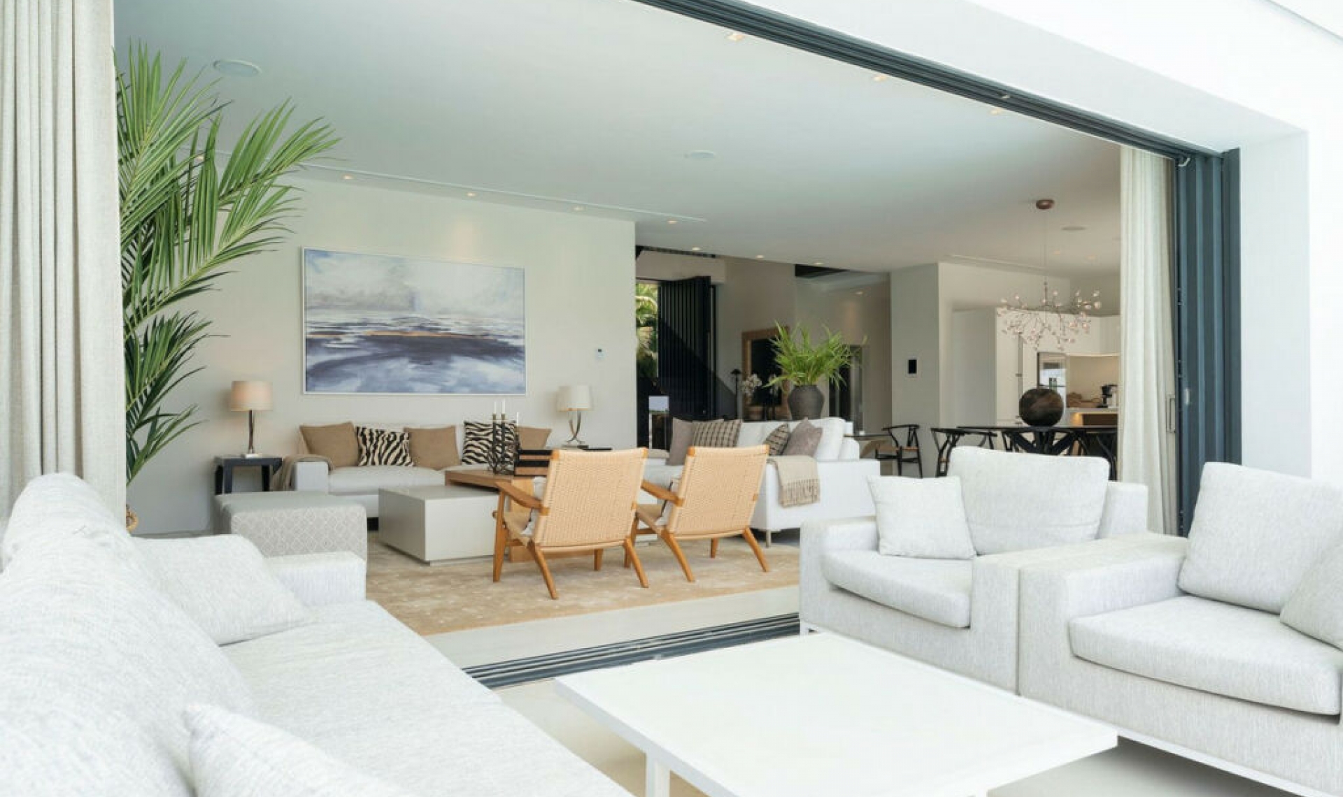 Resale - House -
Nagüeles