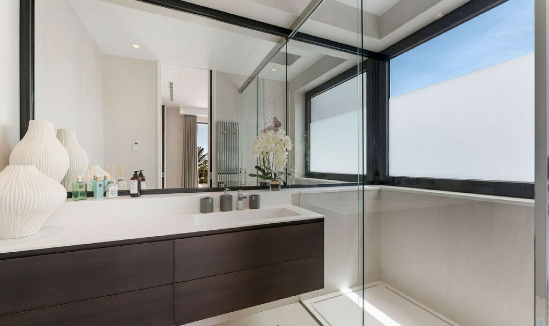 Resale - House -
Nagüeles