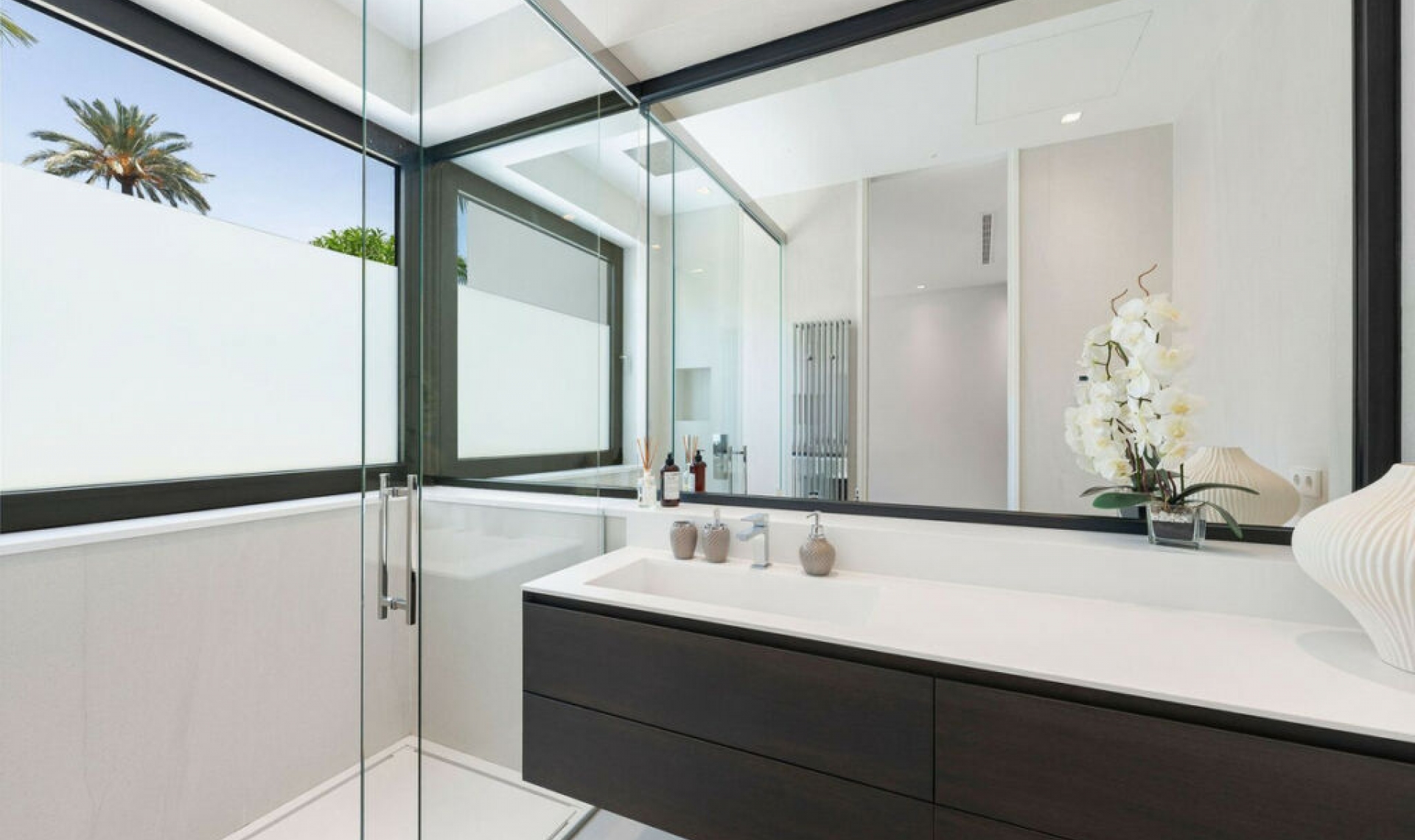 Resale - House -
Nagüeles