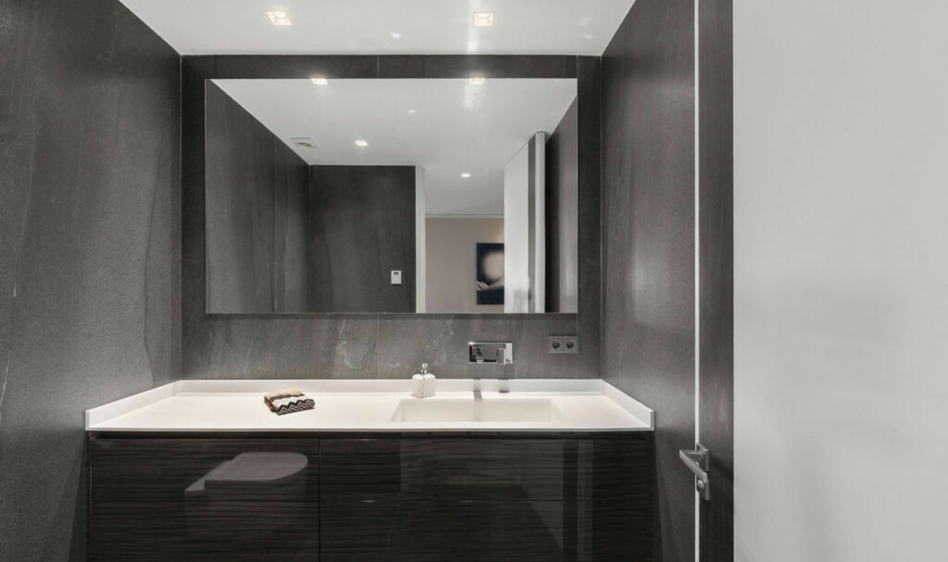 Resale - House -
Nagüeles