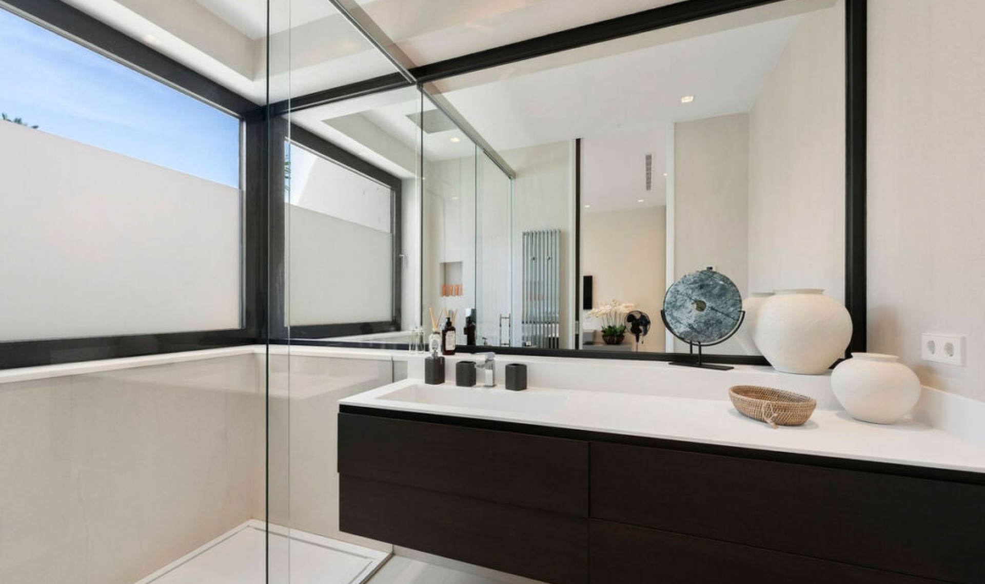 Resale - House -
Nagüeles