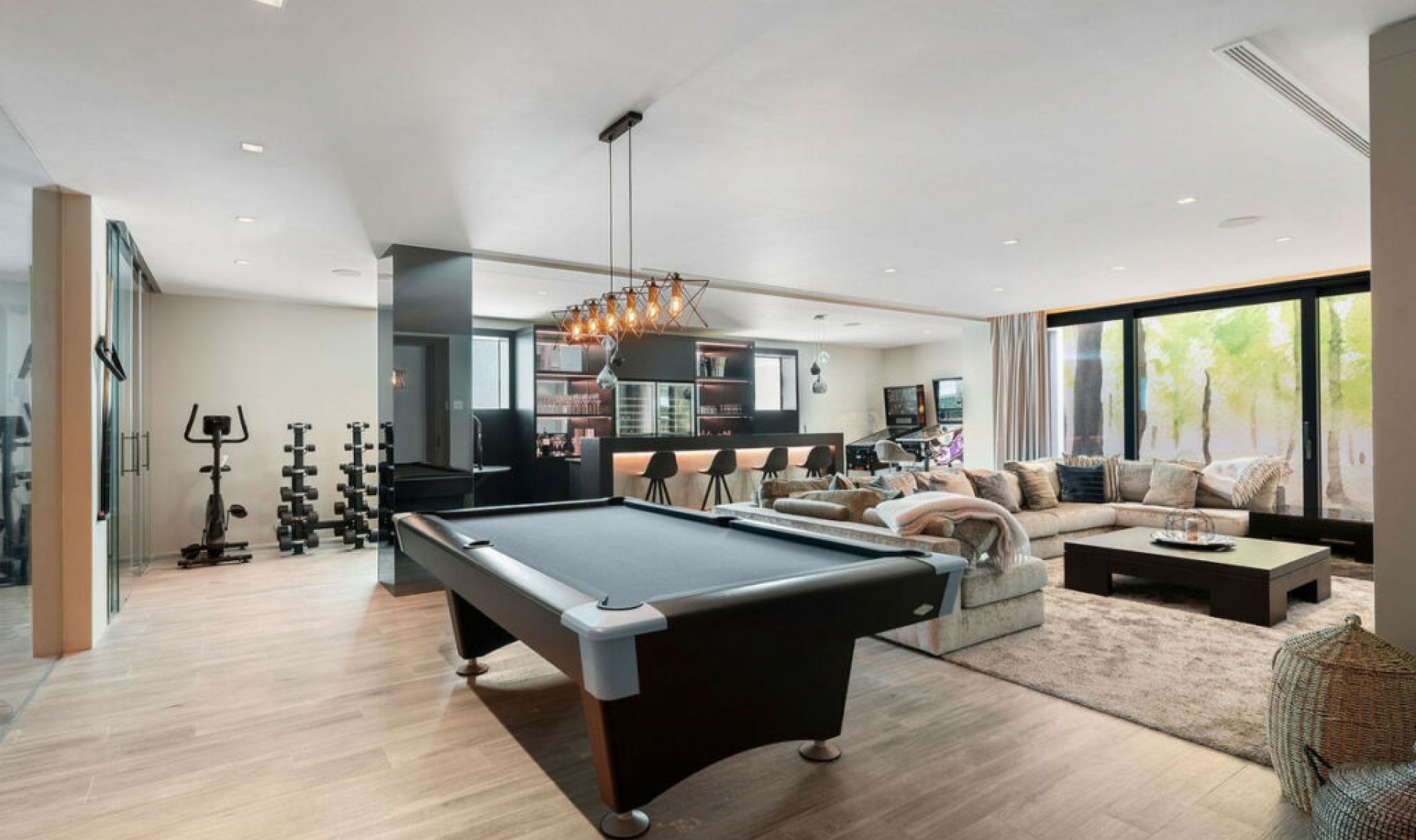 Resale - House -
Nagüeles