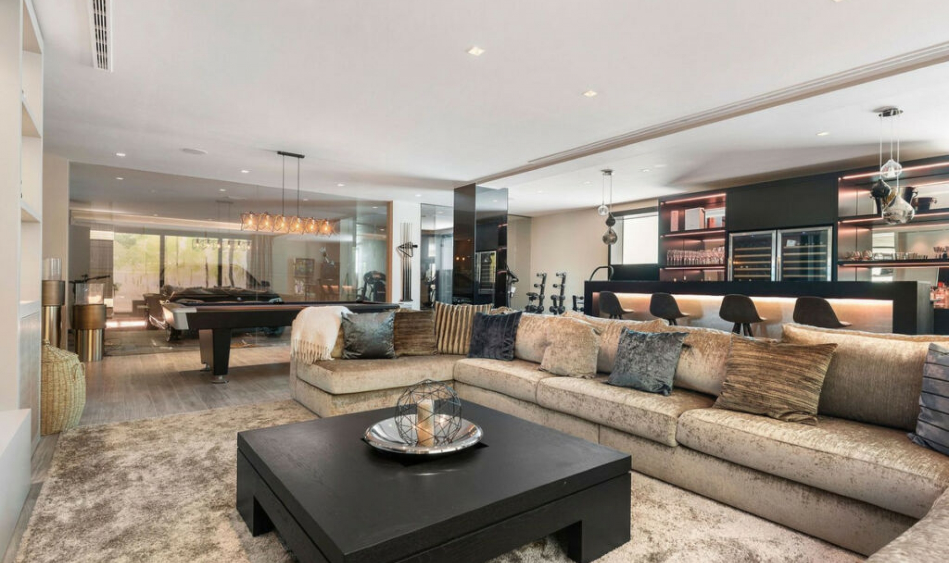 Resale - House -
Nagüeles