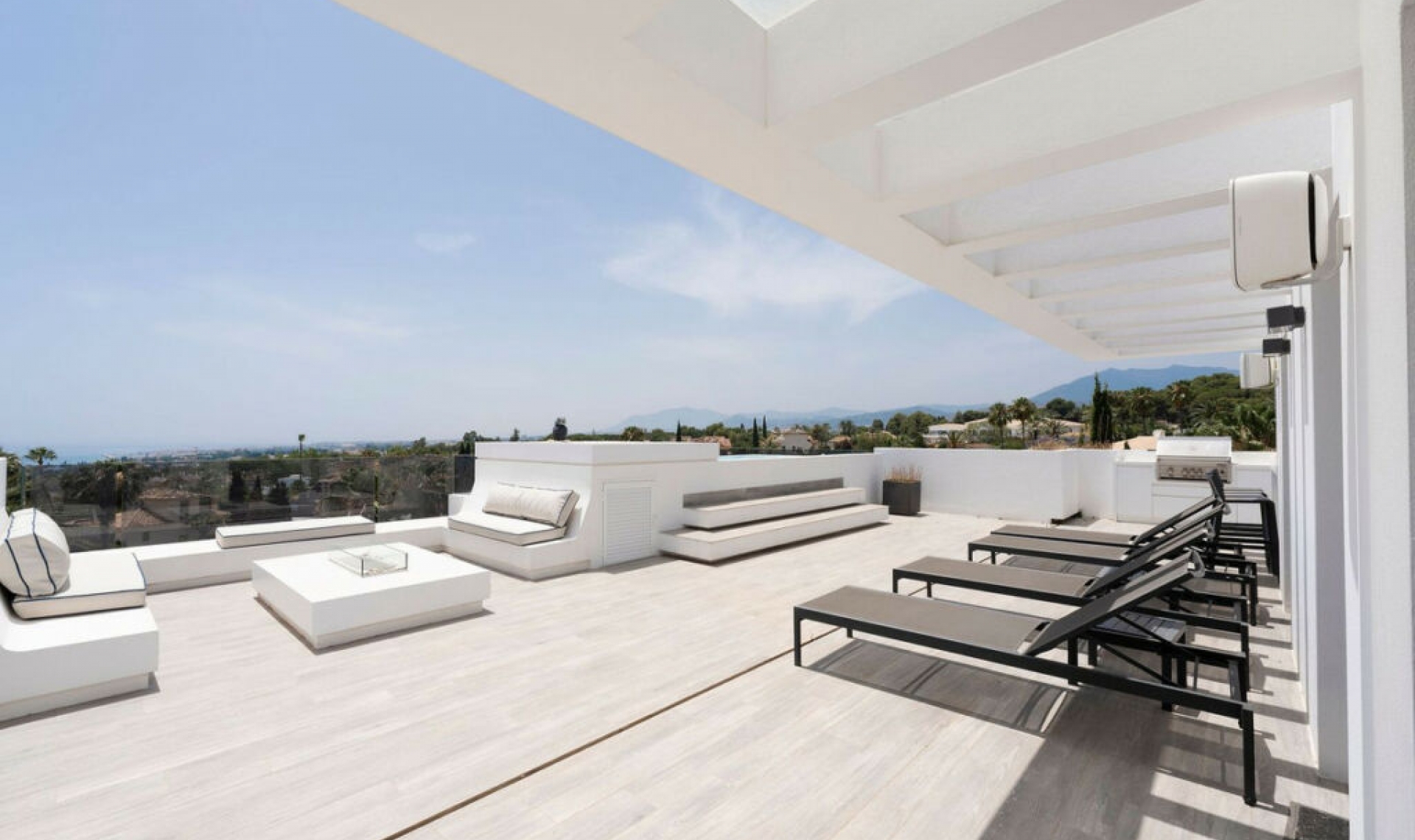 Resale - House -
Nagüeles