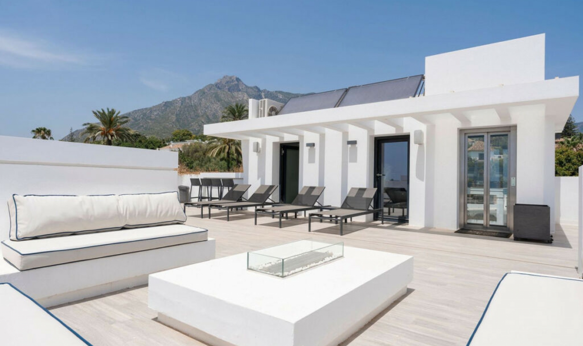 Resale - House -
Nagüeles