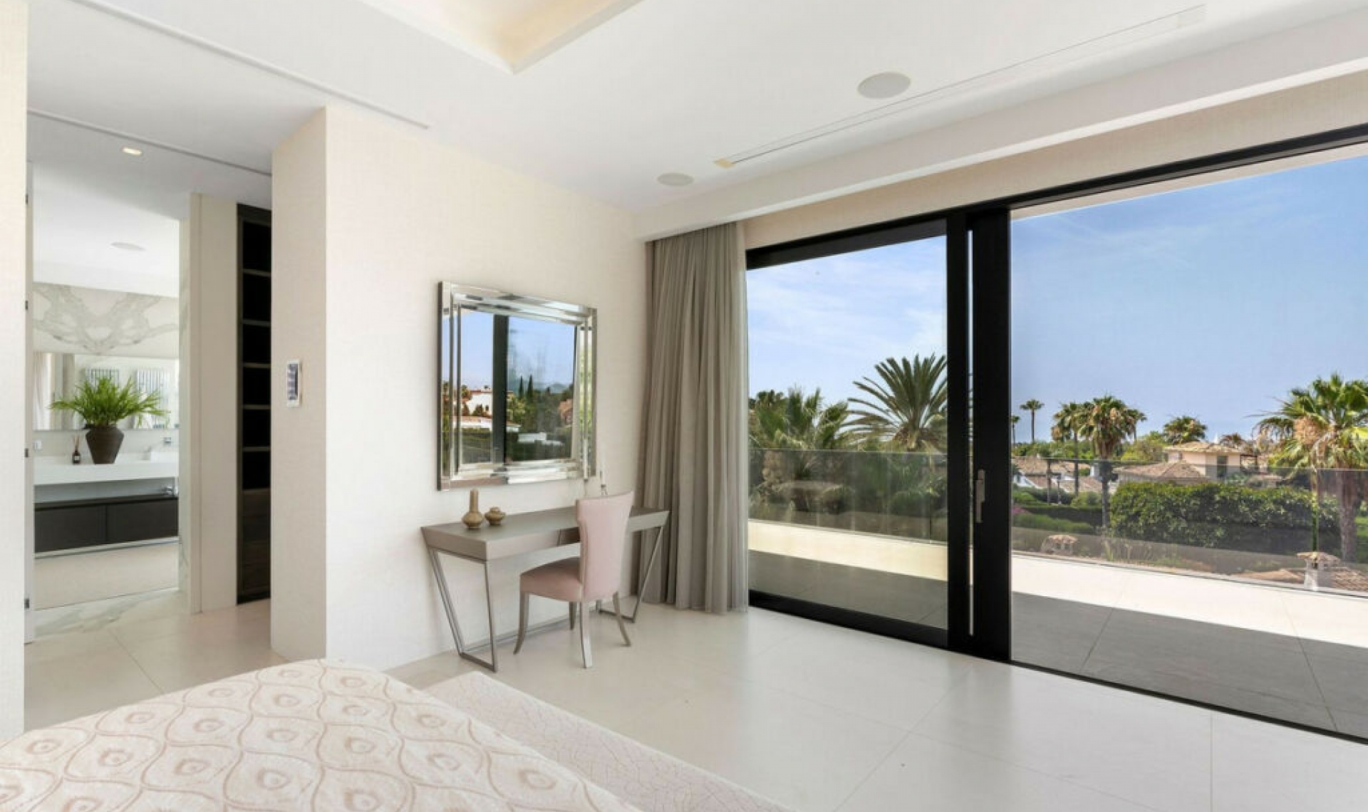 Resale - House -
Nagüeles