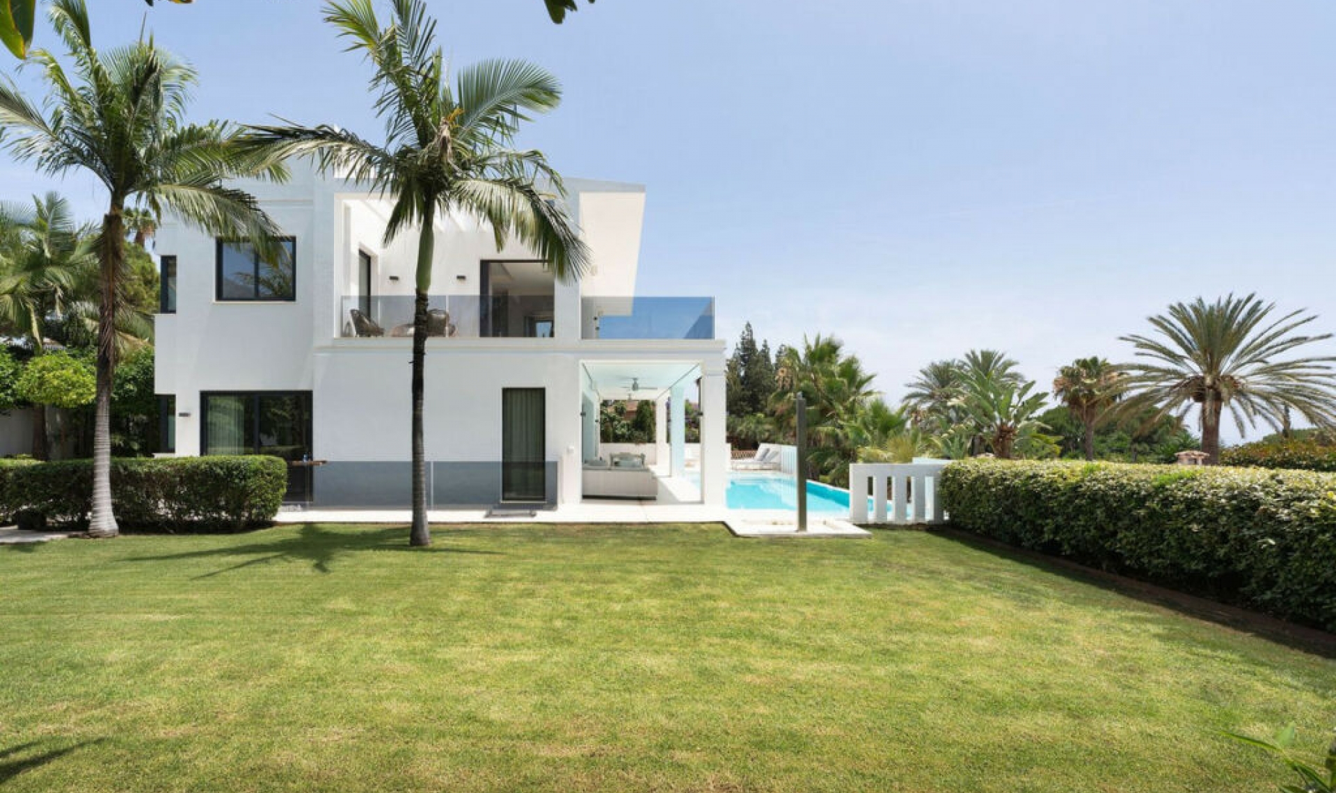 Resale - House -
Nagüeles