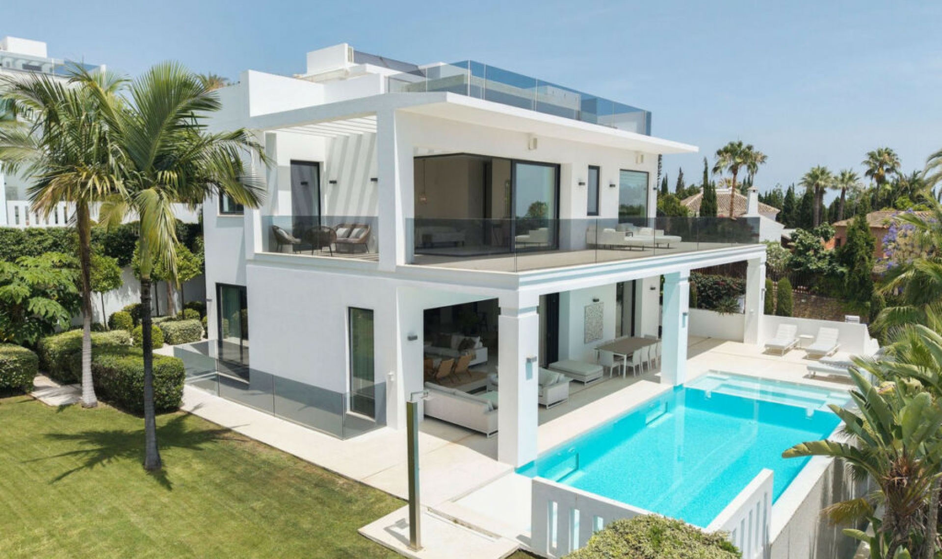 Resale - House -
Nagüeles