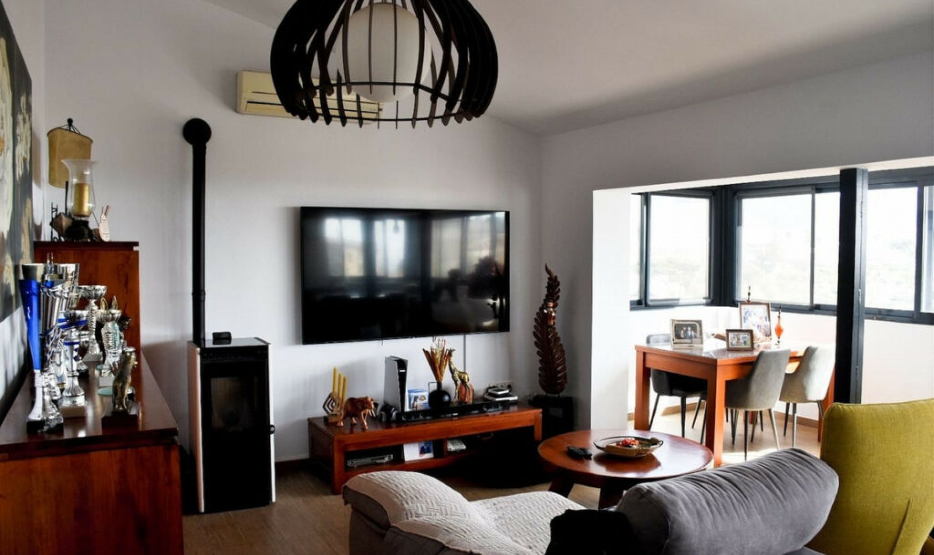 Resale - House -
Nerja