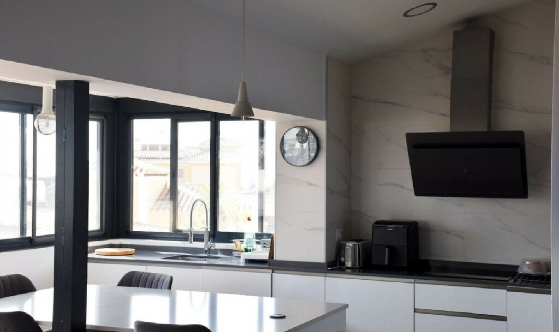 Resale - House -
Nerja