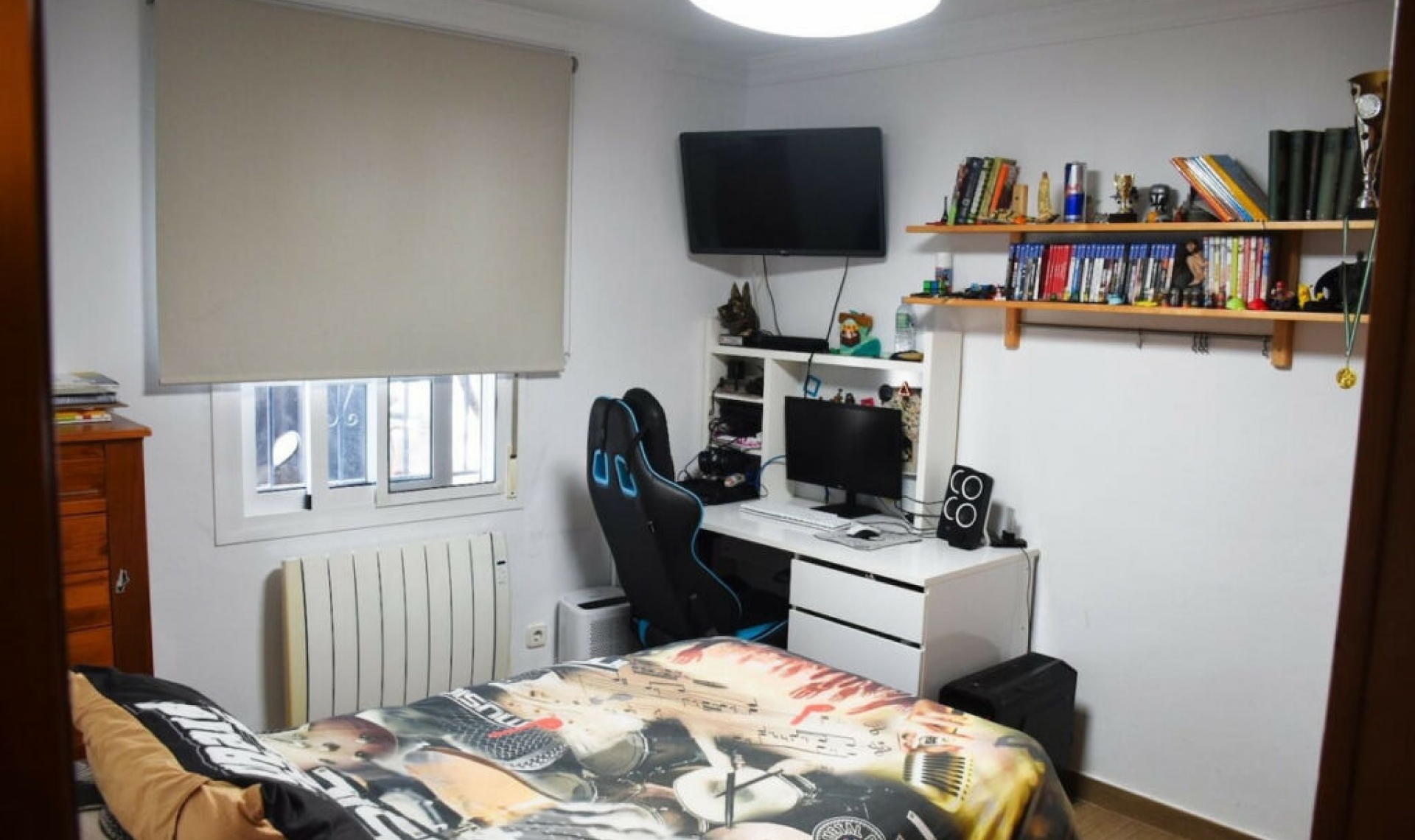 Resale - House -
Nerja