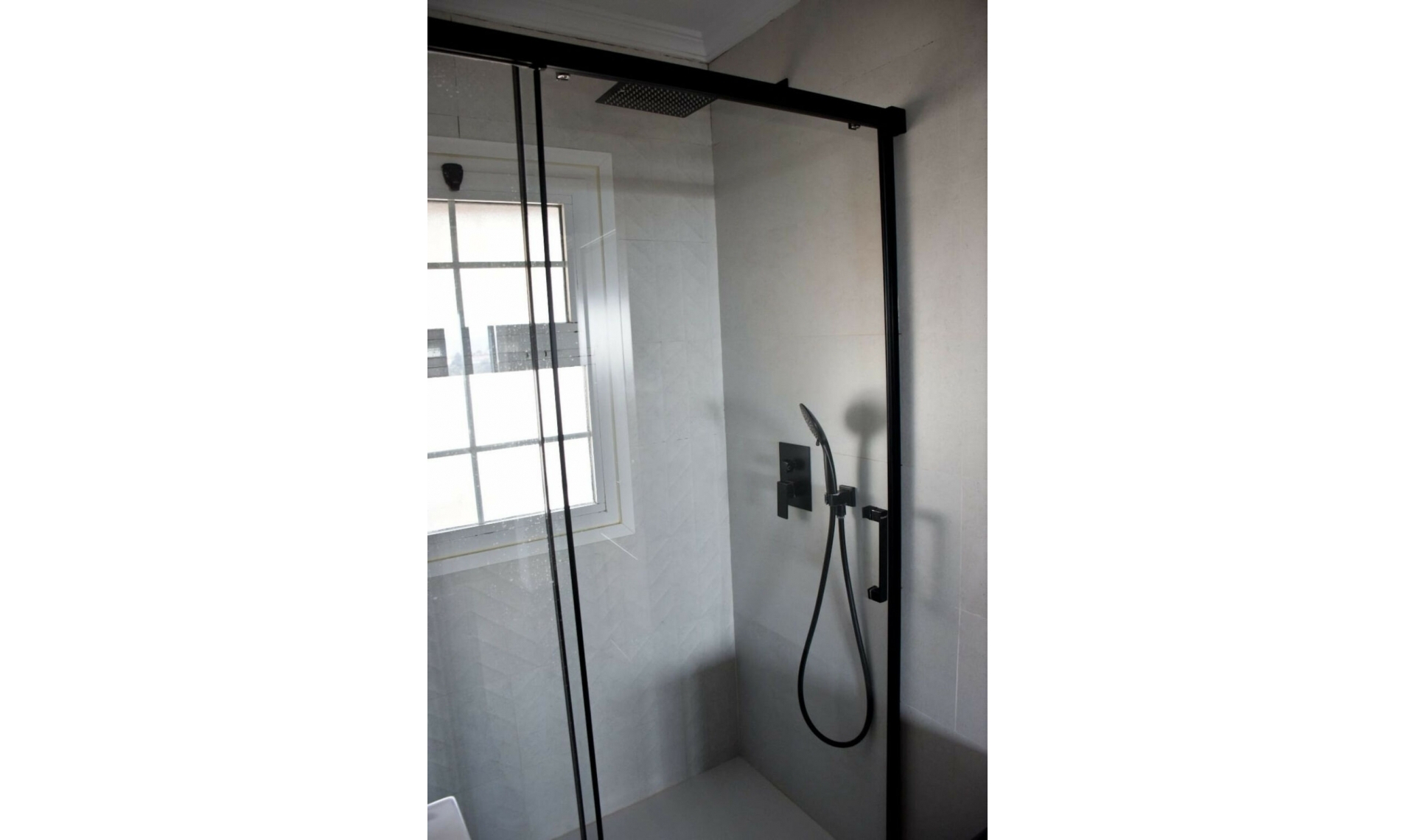 Resale - House -
Nerja