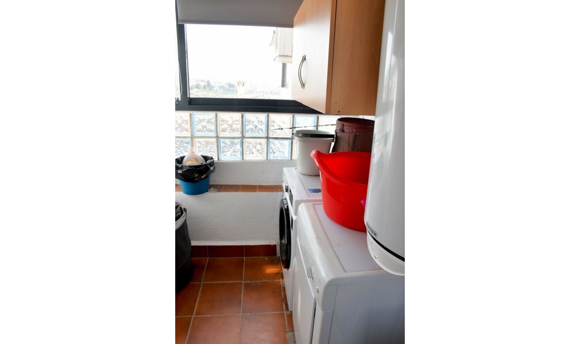 Resale - House -
Nerja