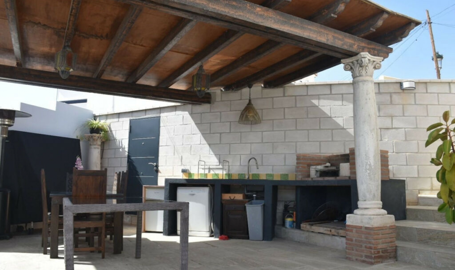 Resale - House -
Nerja