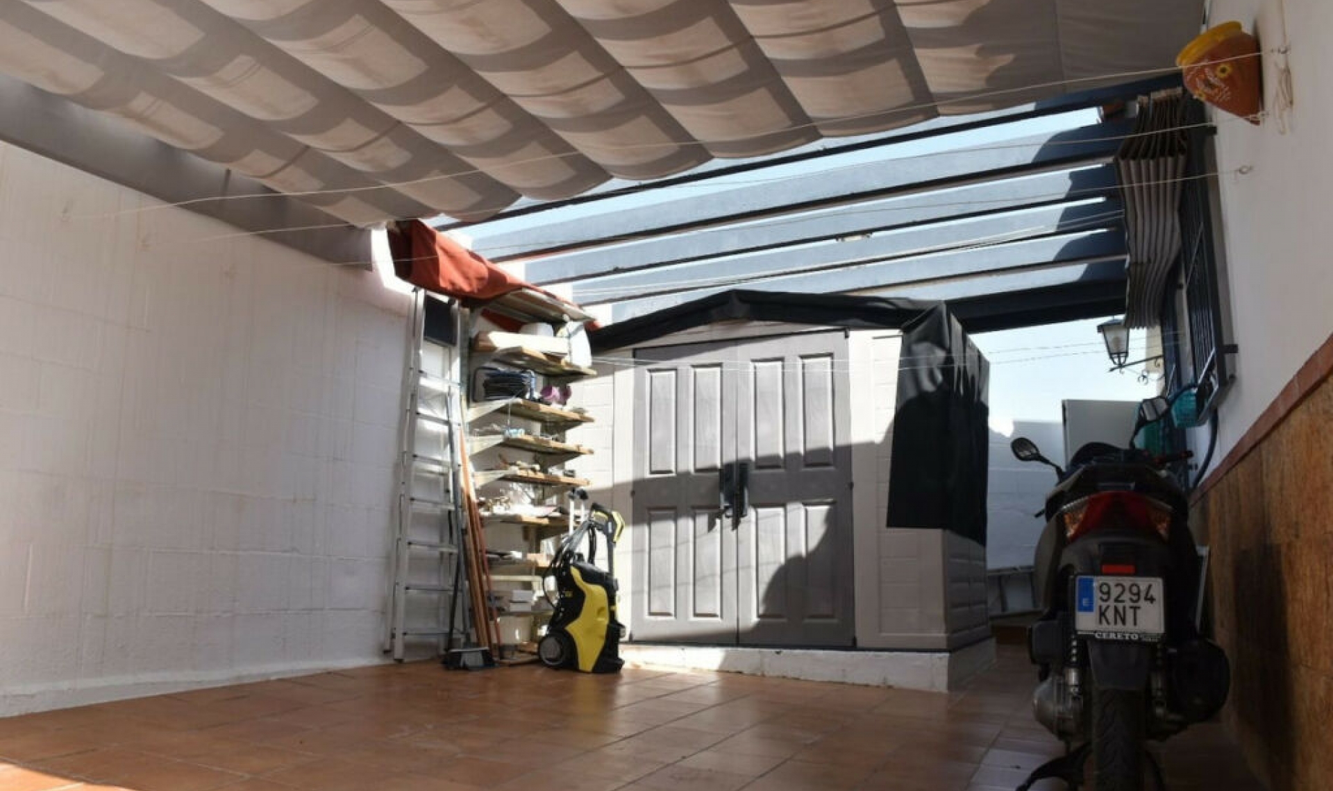 Resale - House -
Nerja