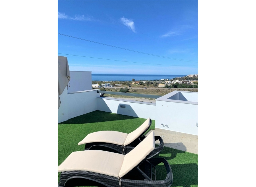 Resale - House -
Nerja