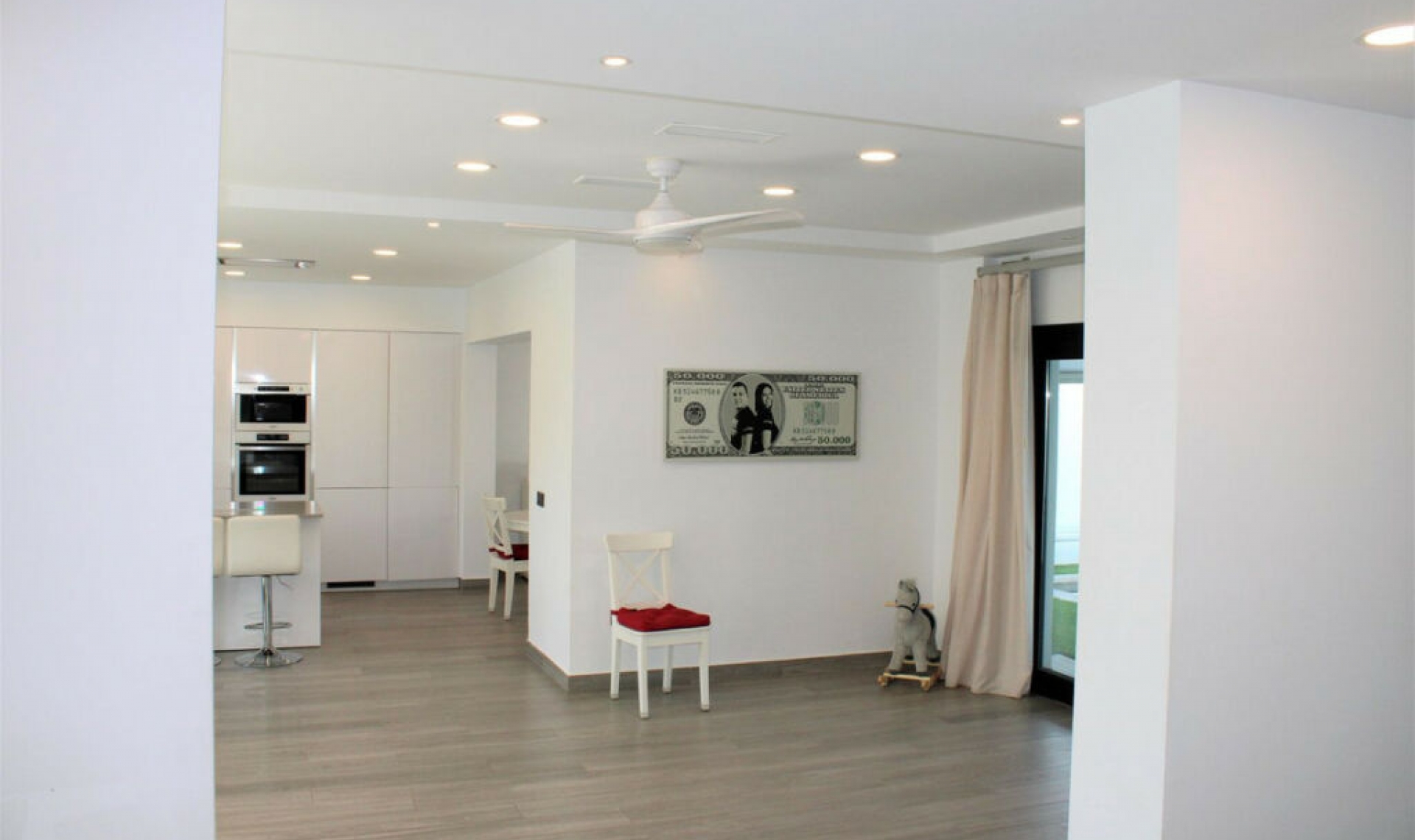 Resale - House -
Nerja