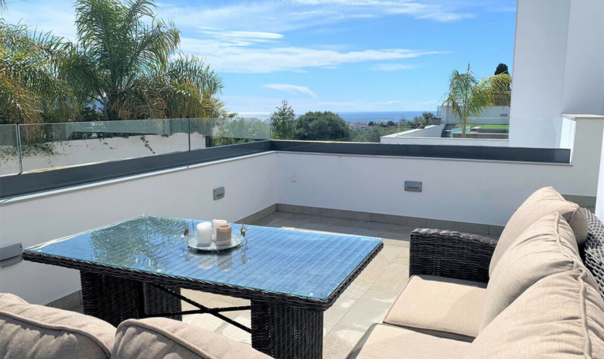 Resale - House -
Nerja