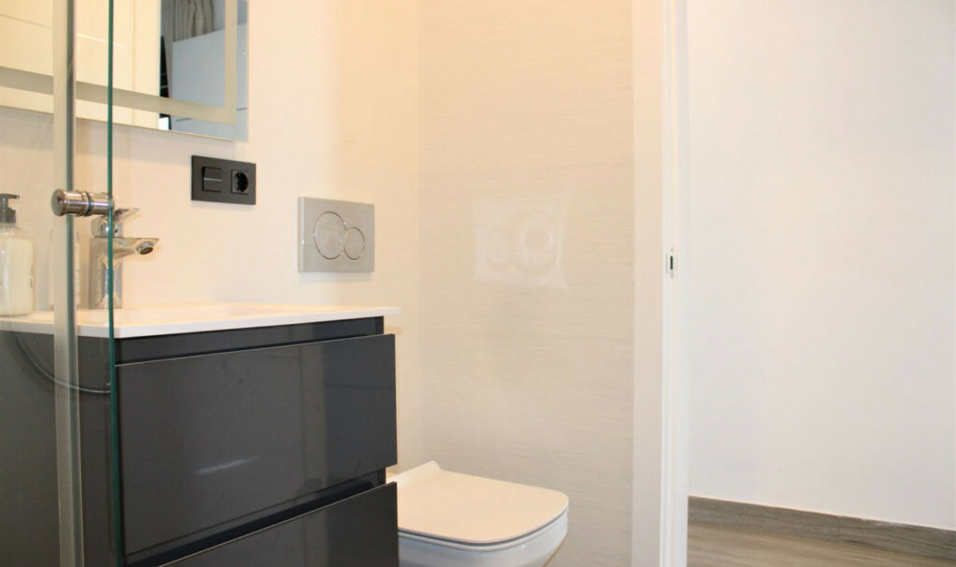 Resale - House -
Nerja