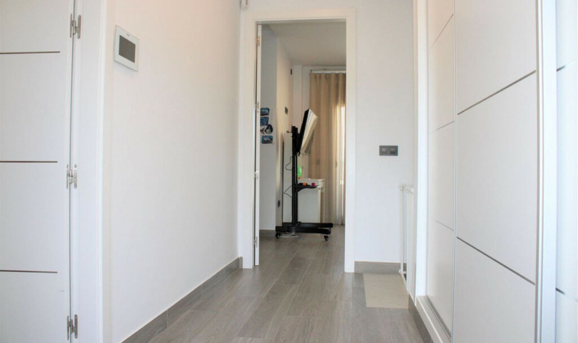 Resale - House -
Nerja