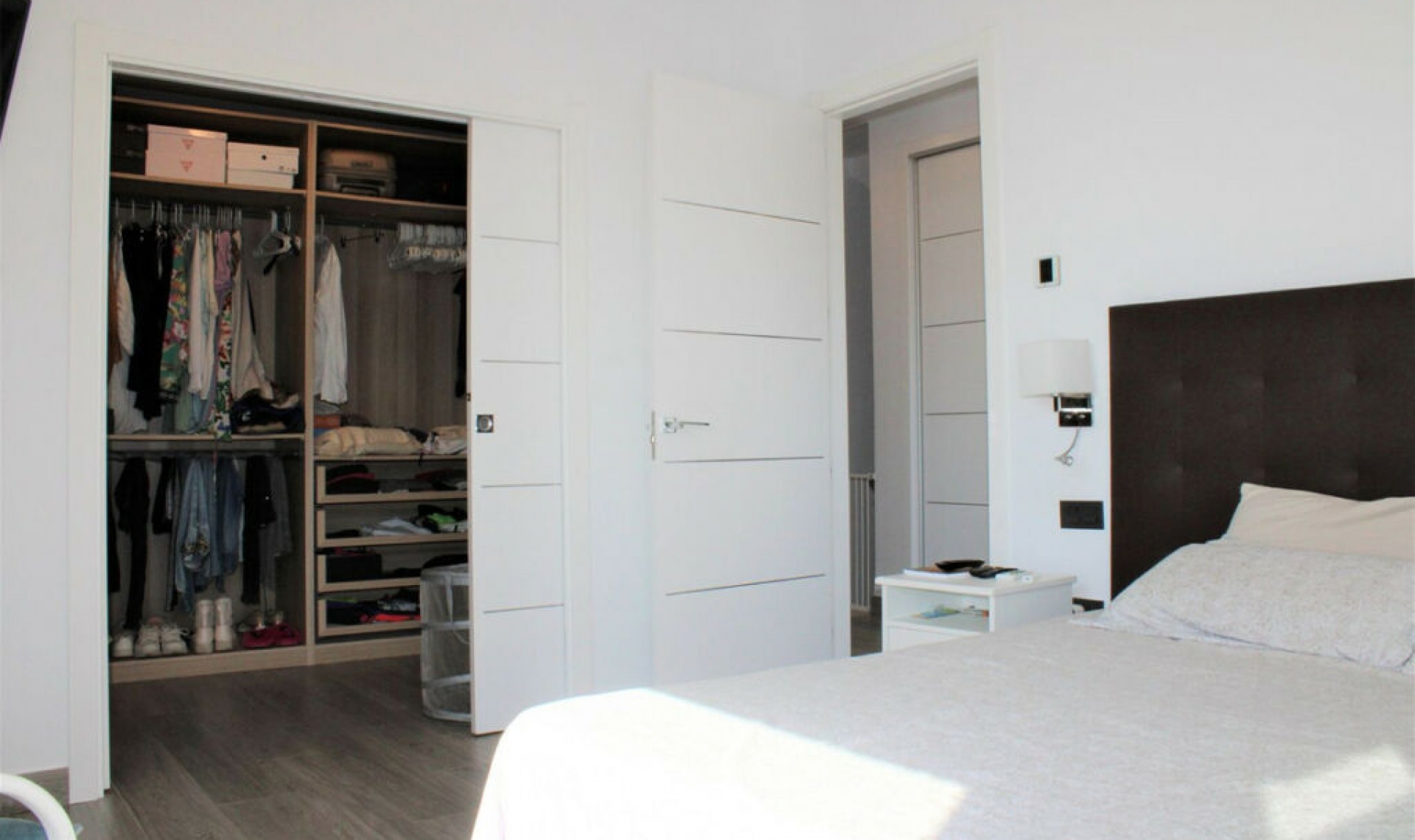 Resale - House -
Nerja