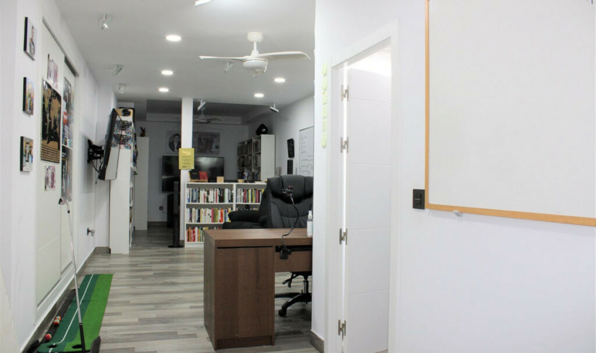 Resale - House -
Nerja