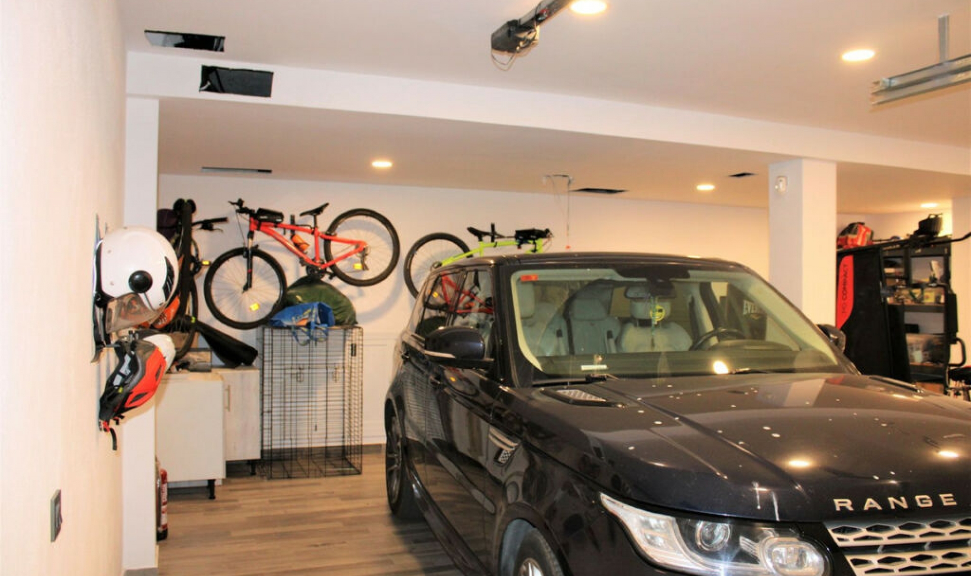 Resale - House -
Nerja