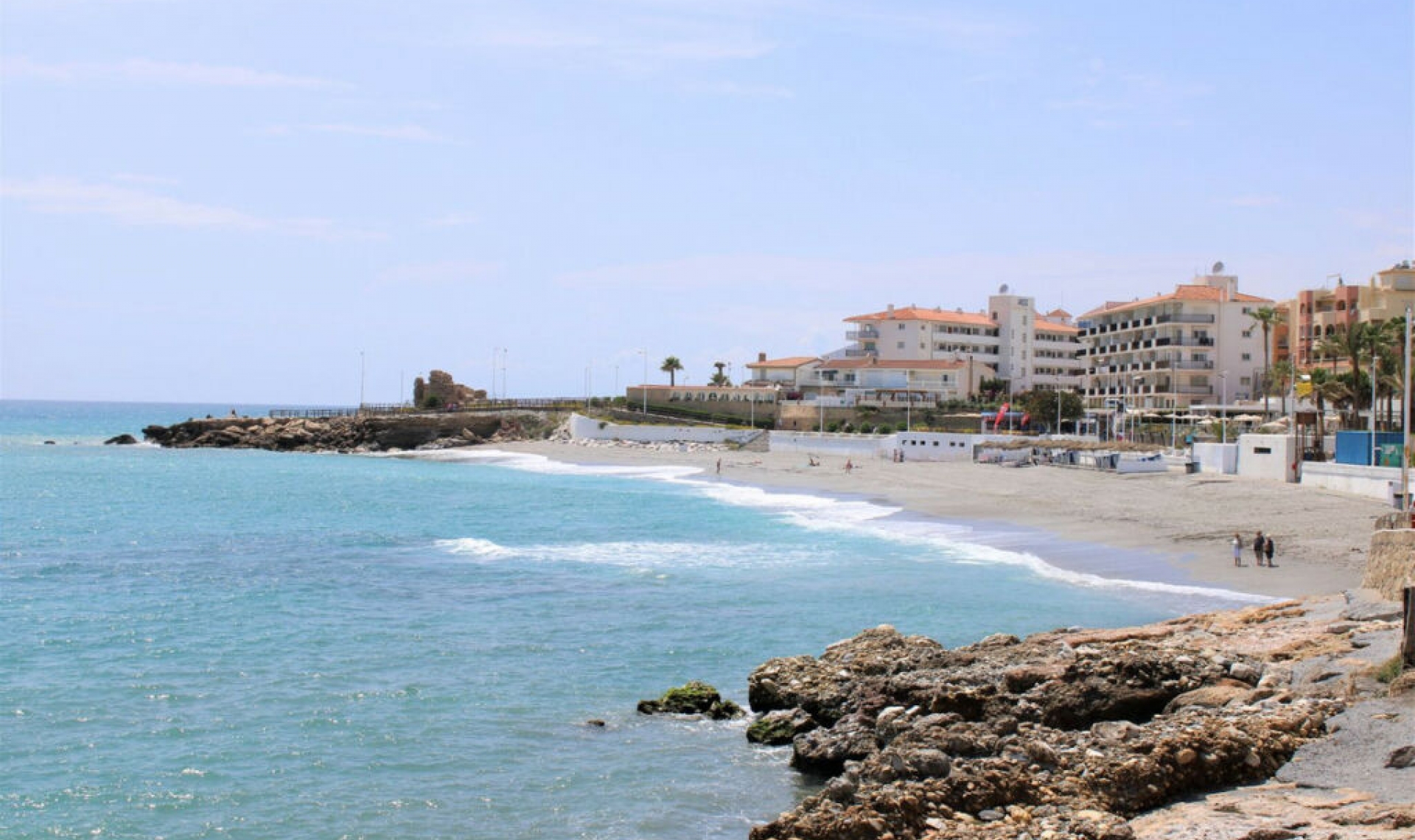 Resale - House -
Nerja