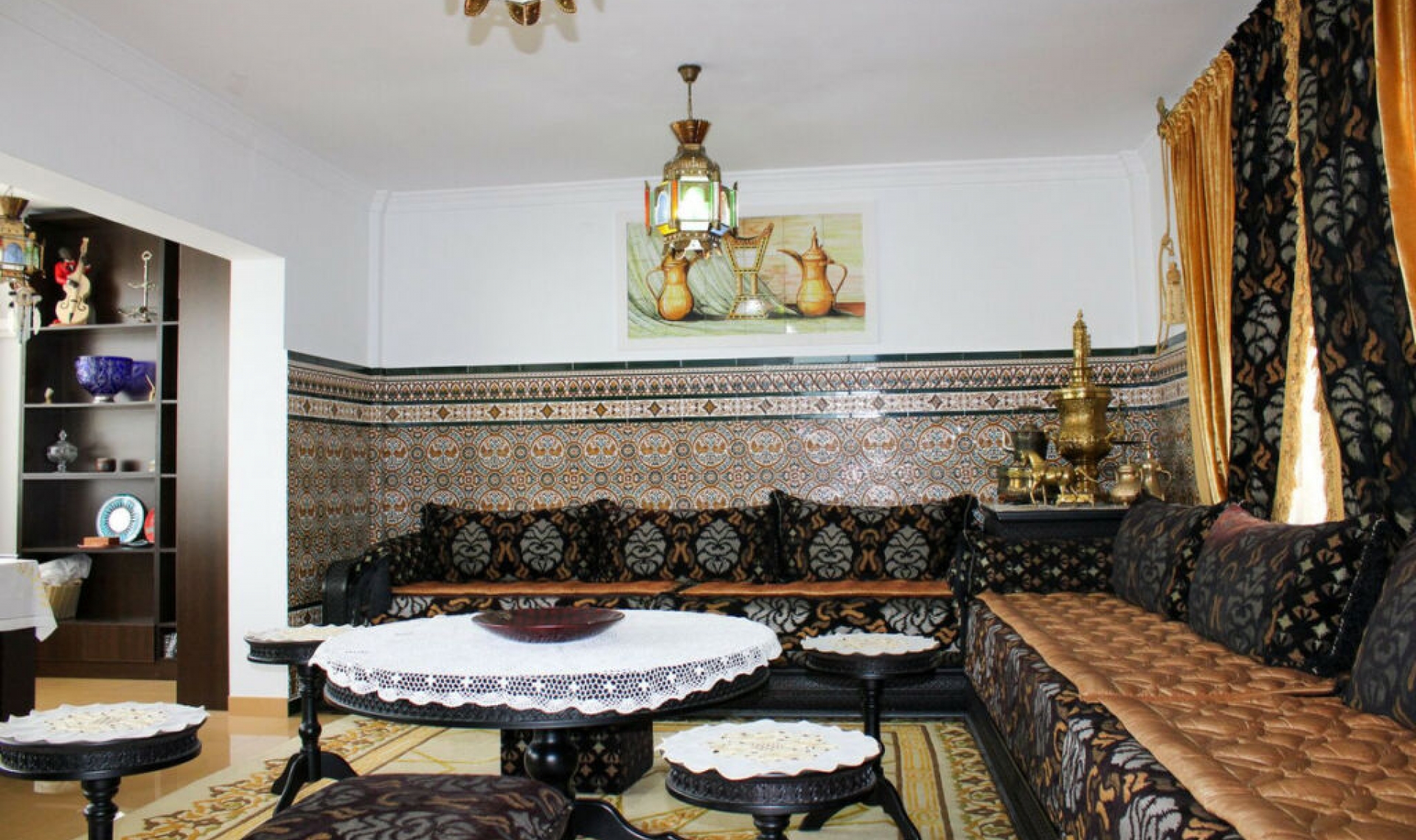 Resale - House -
Nerja