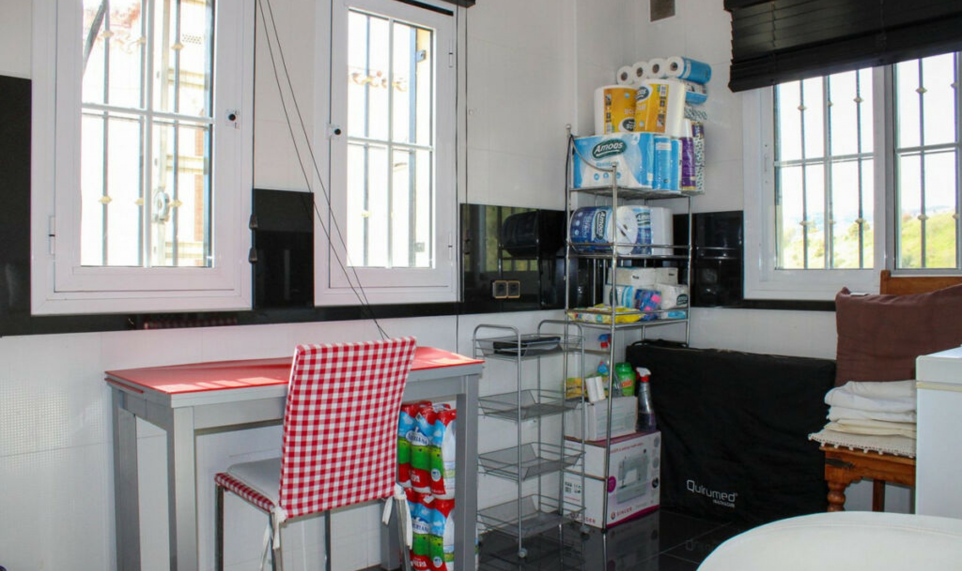 Resale - House -
Nerja