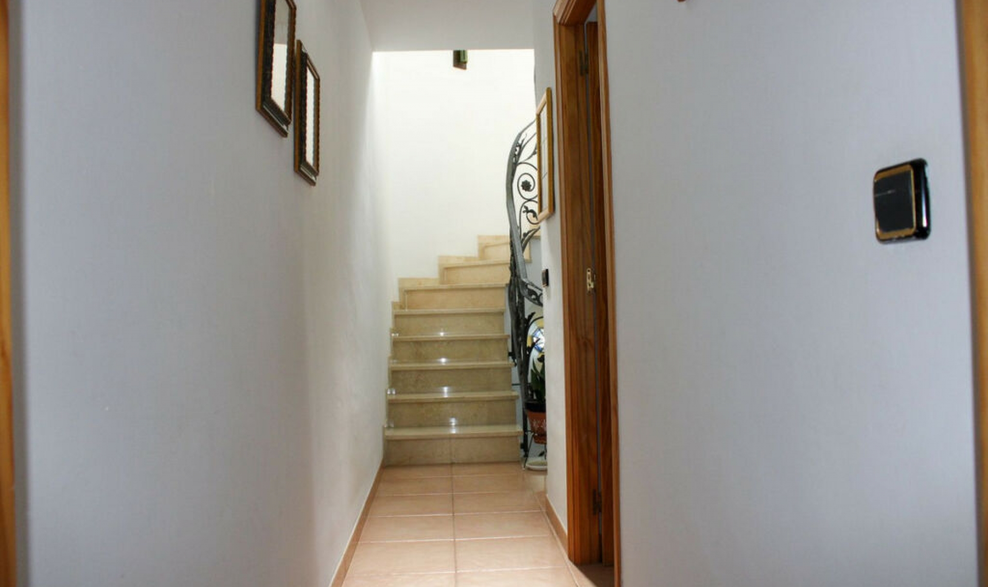 Resale - House -
Nerja