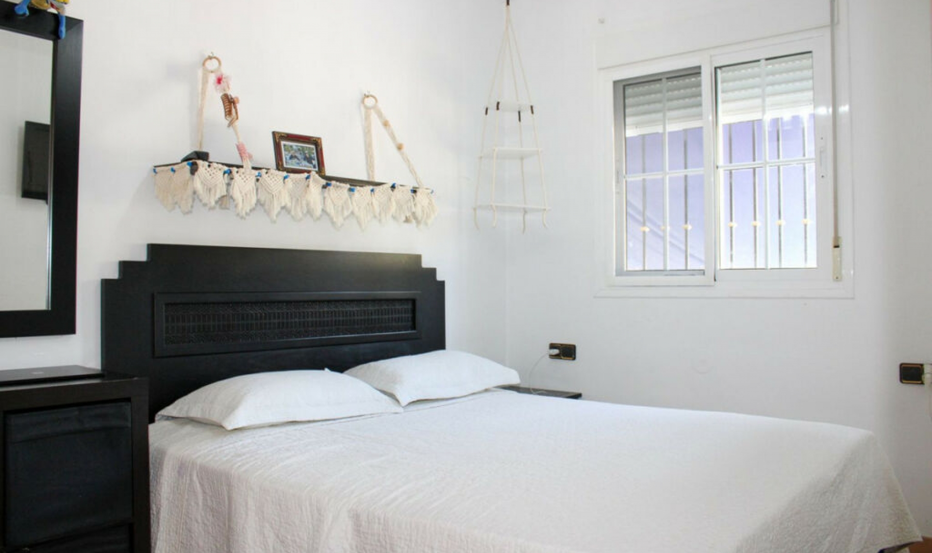 Resale - House -
Nerja