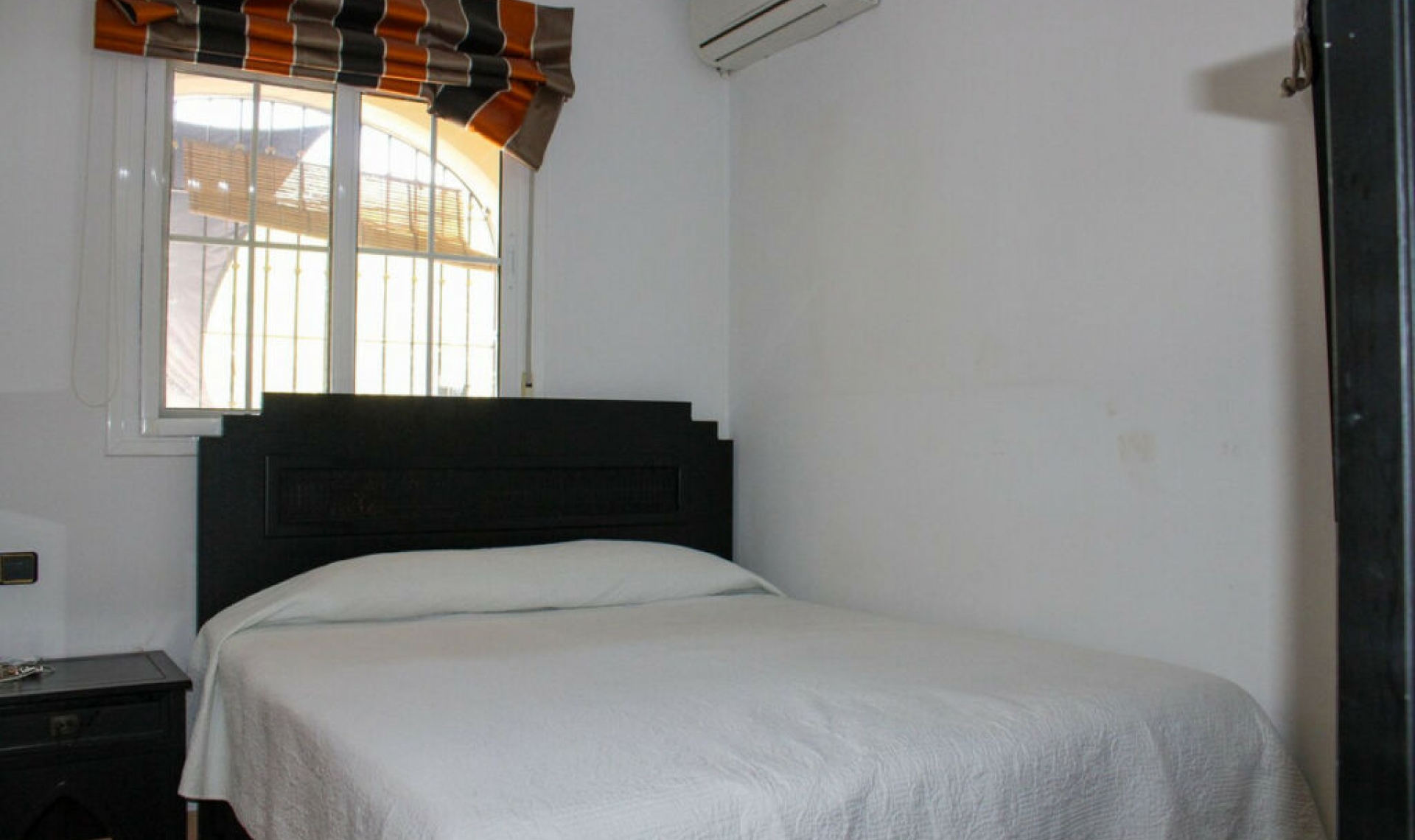 Resale - House -
Nerja