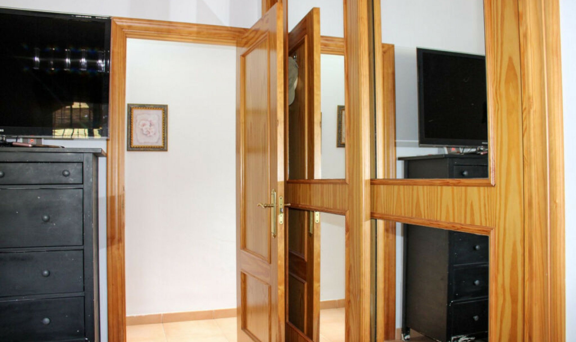 Resale - House -
Nerja