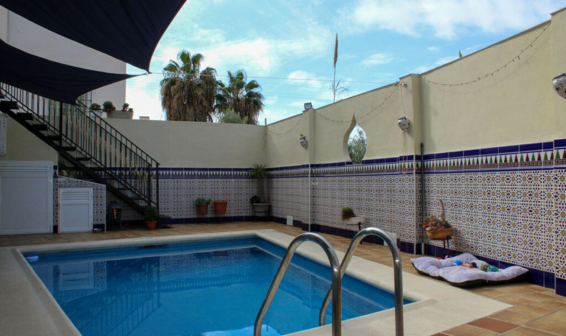 Resale - House -
Nerja