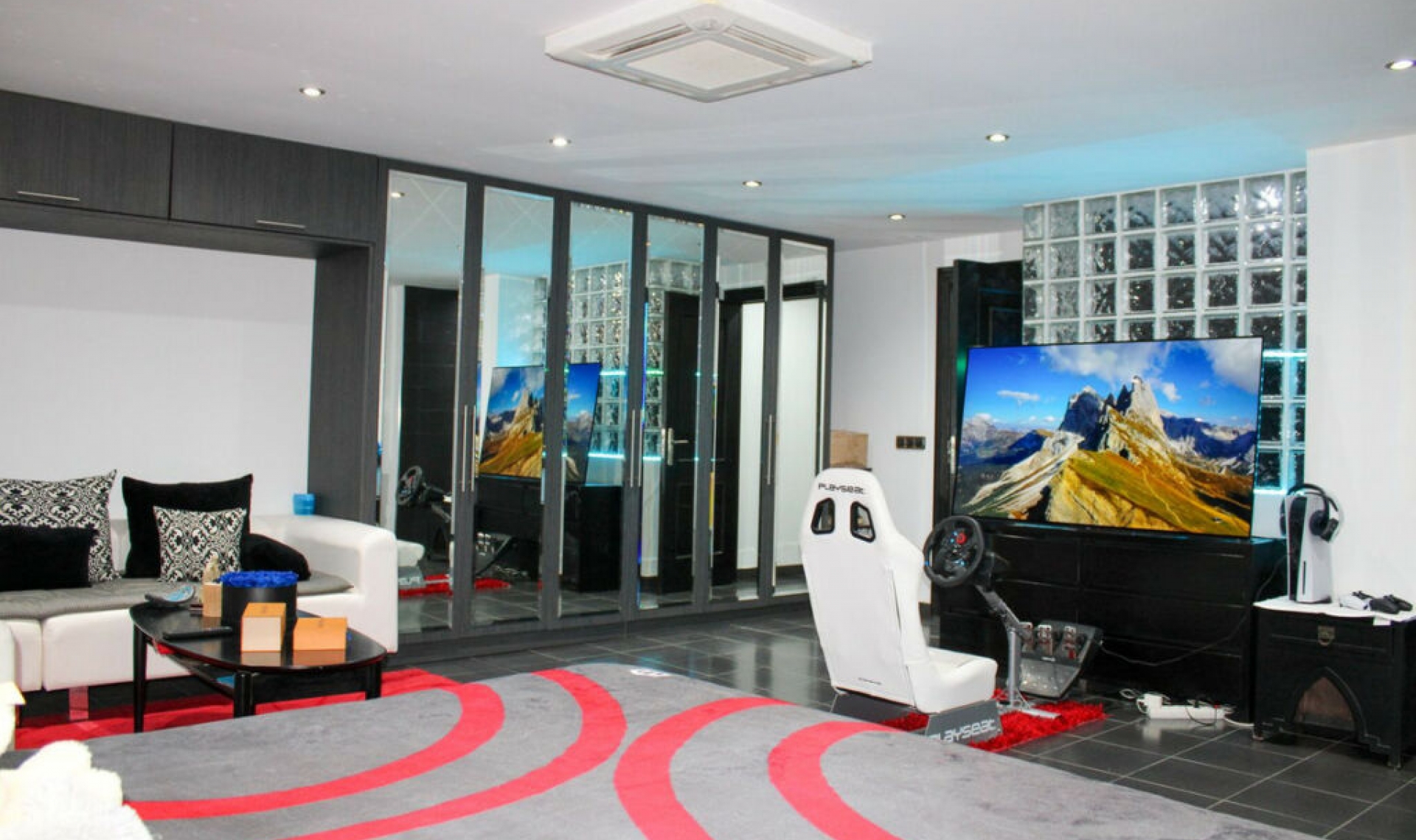 Resale - House -
Nerja