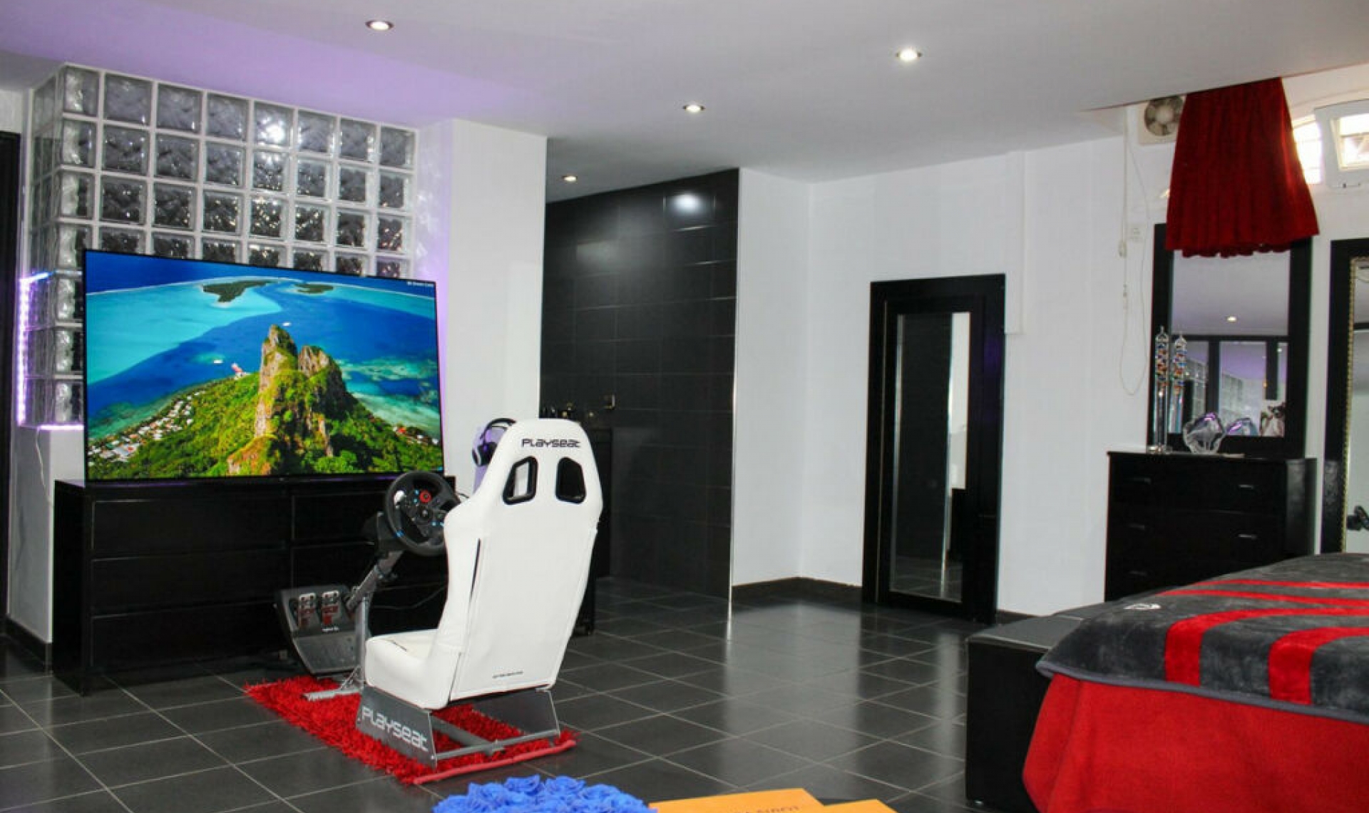 Resale - House -
Nerja