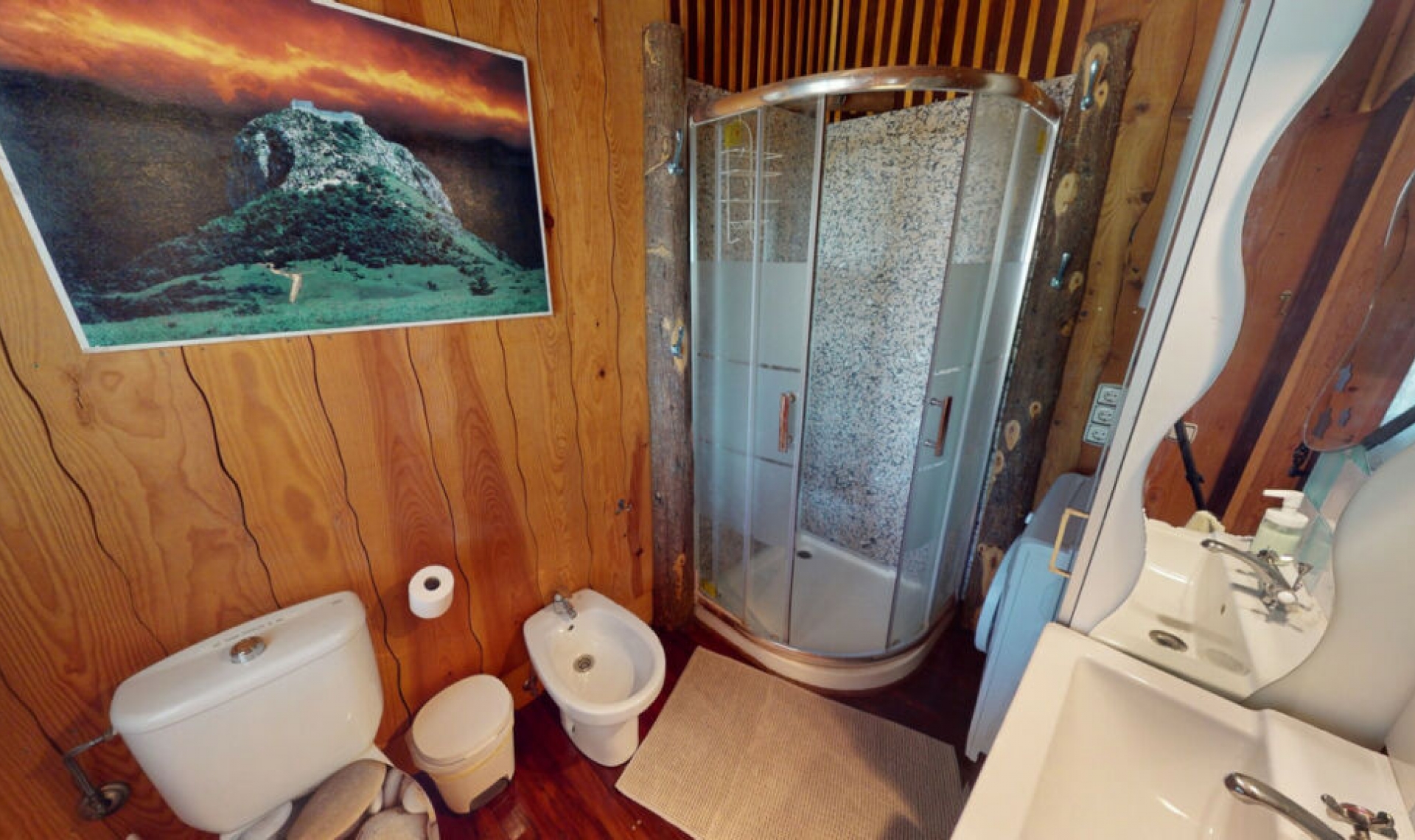 Resale - House -
Nerja