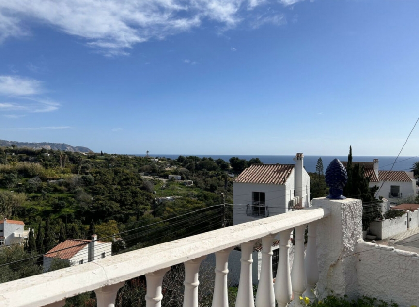 Resale - House -
Nerja