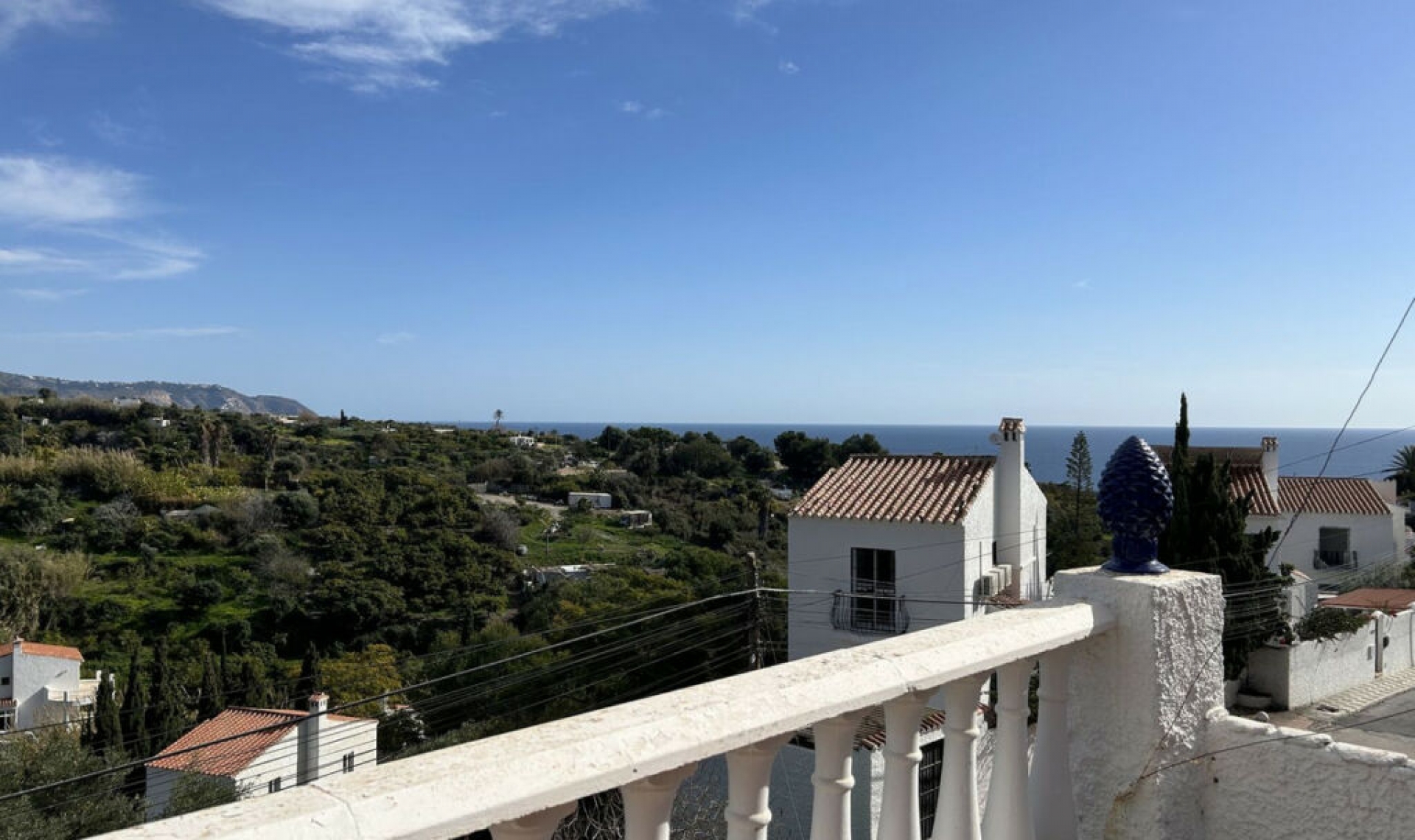 Resale - House -
Nerja