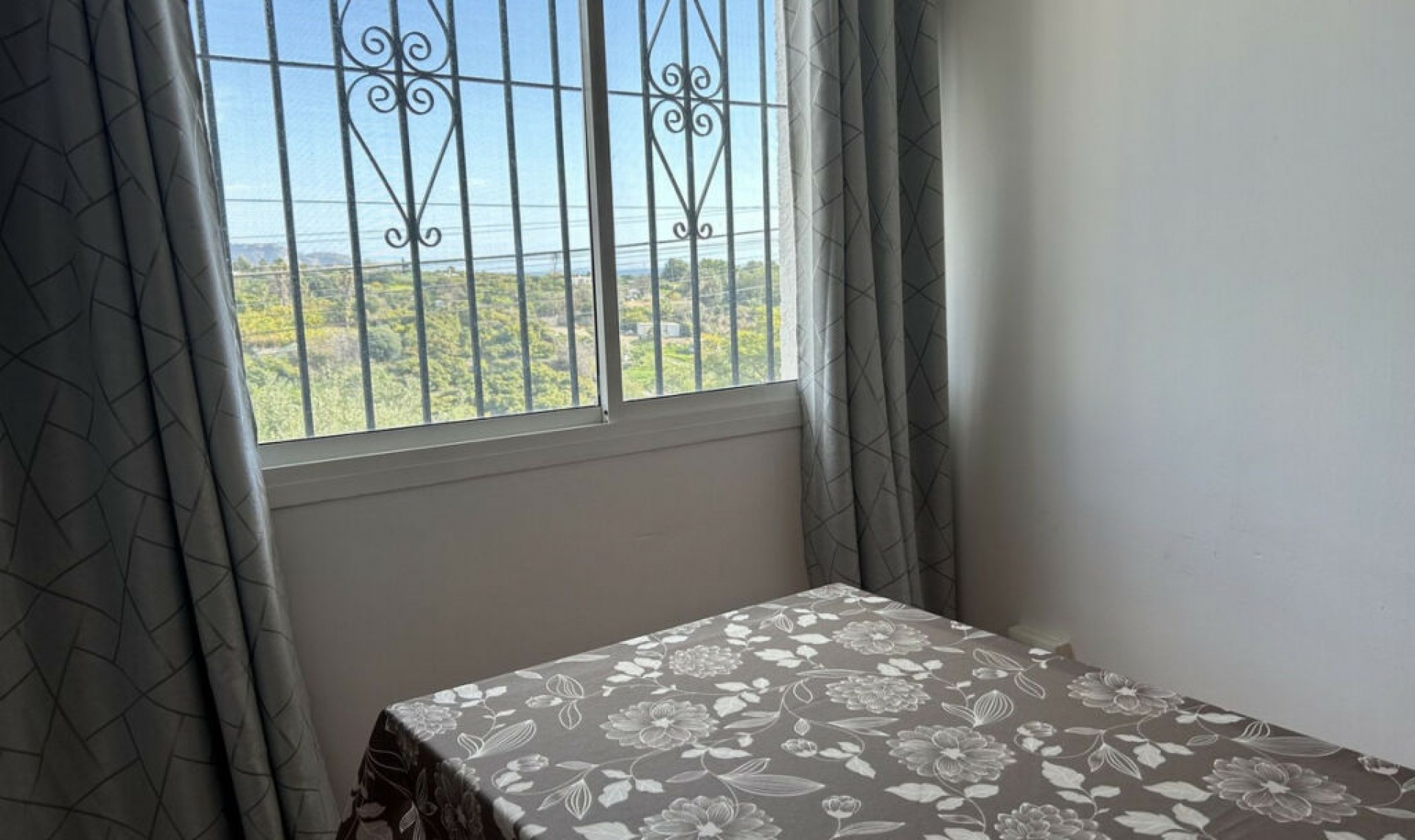 Resale - House -
Nerja