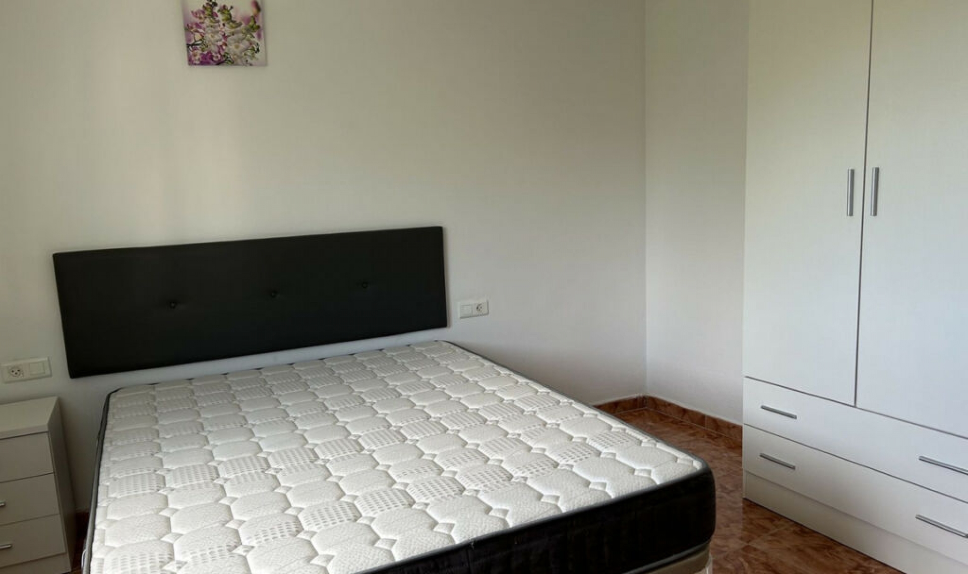 Resale - House -
Nerja